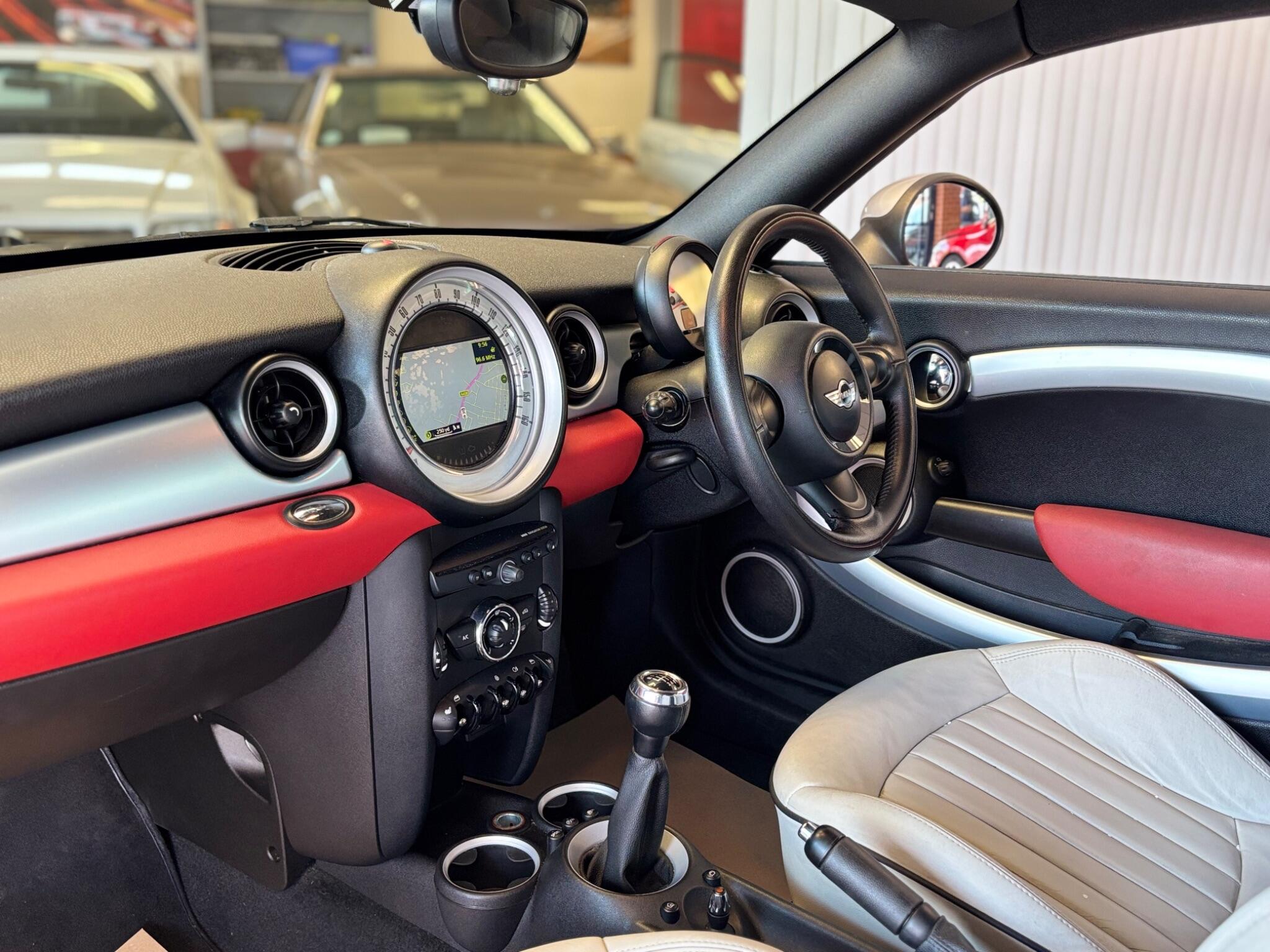 Mini Coupe view 9
