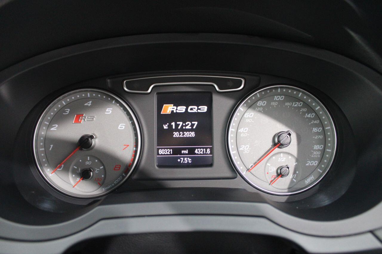 Audi RS Q3 view 43