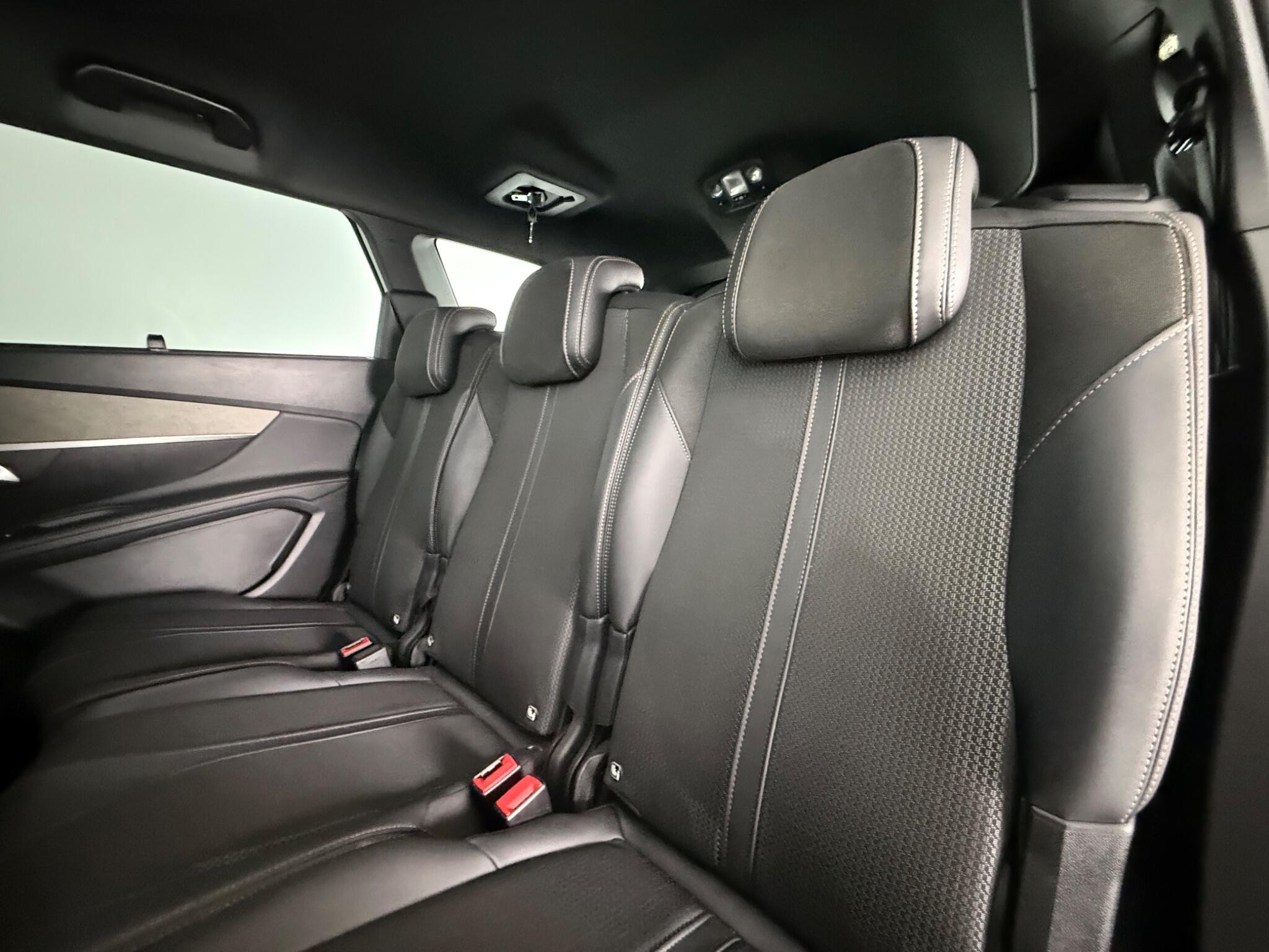 Peugeot 5008 view 34