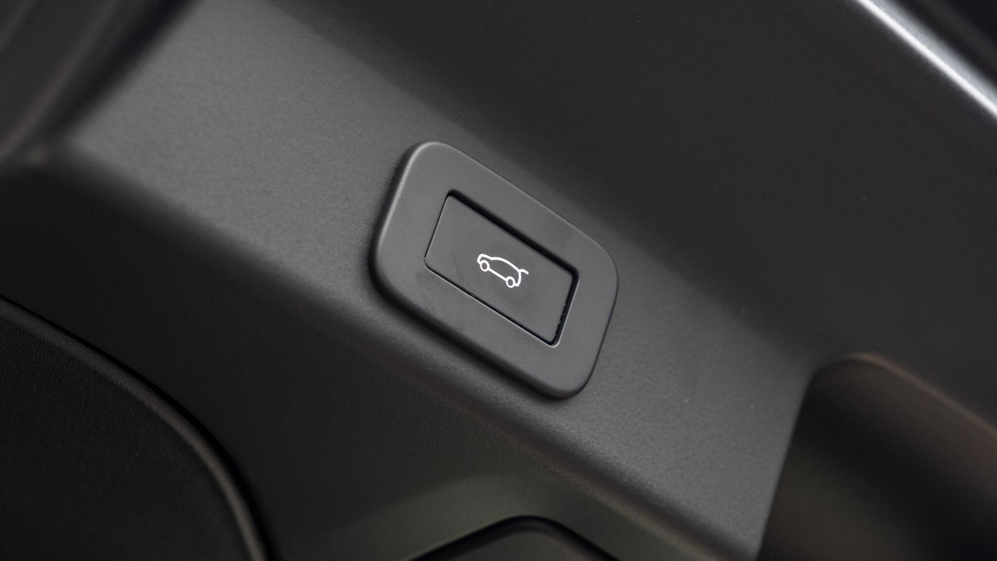 Jaguar F-Pace view 88