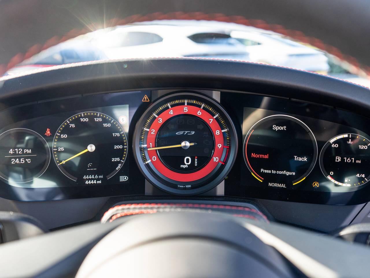 Porsche 911 view 36