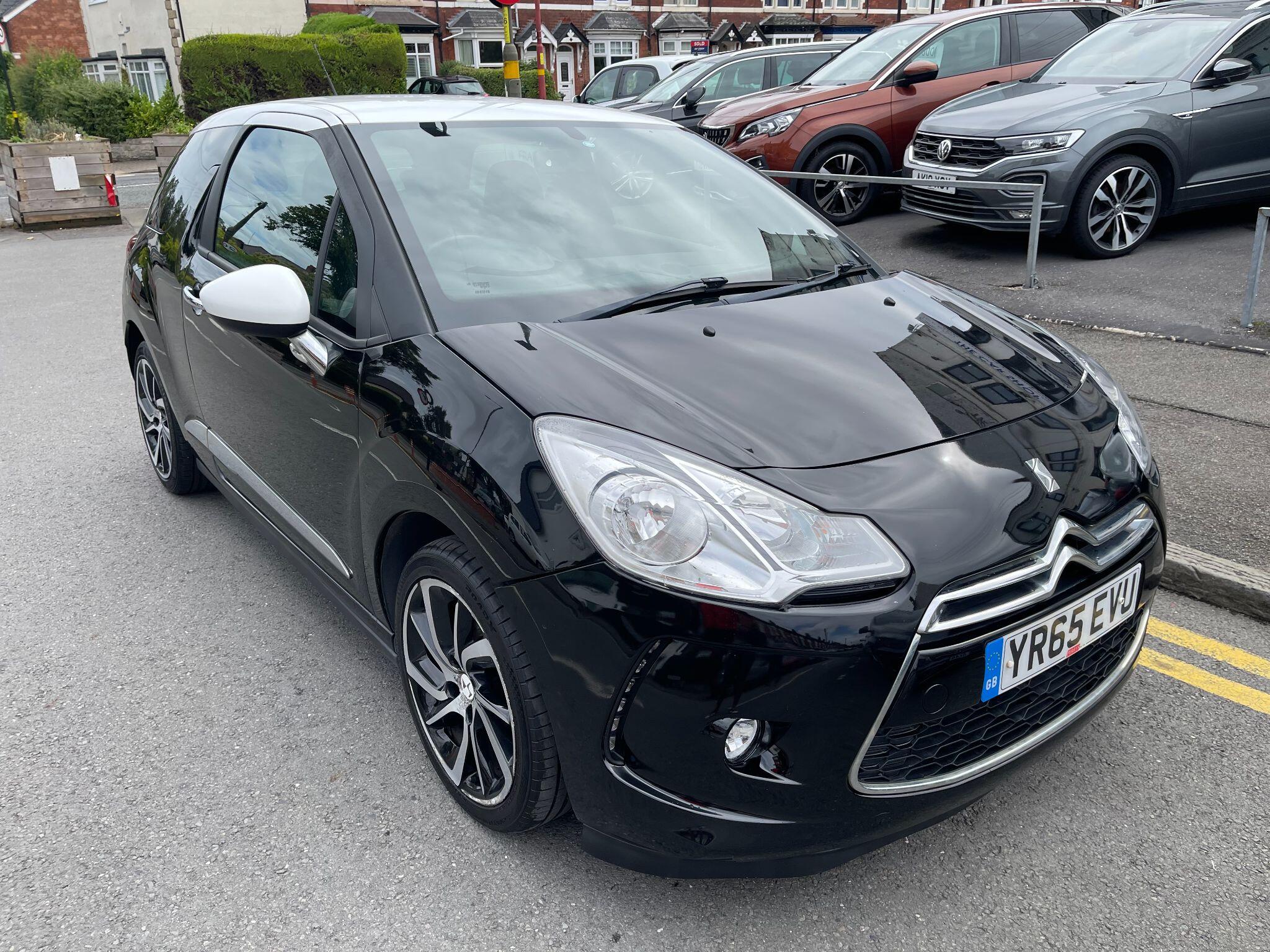 DS Automobiles DS 3 view 7