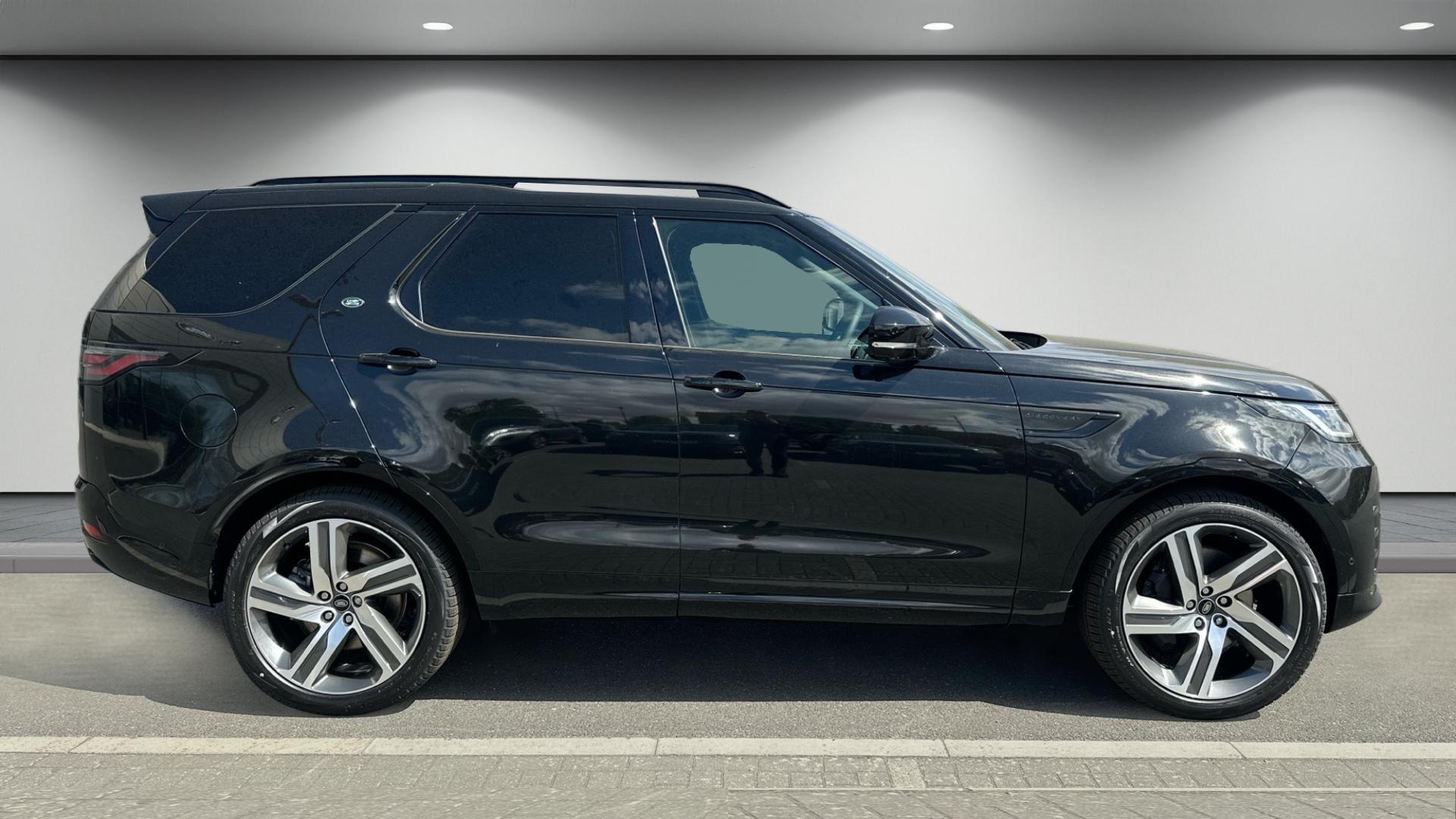 Land Rover Discovery view 2