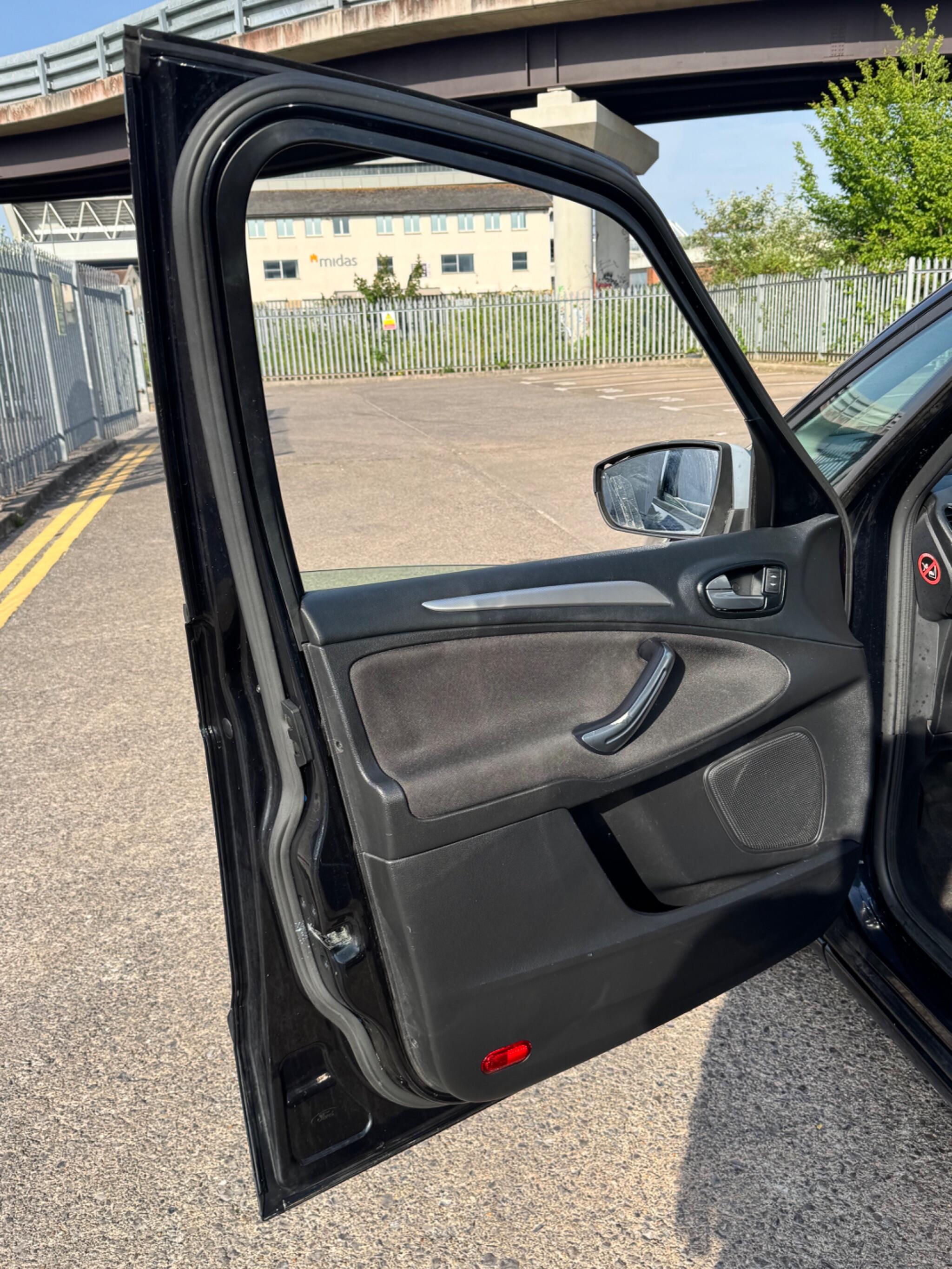Ford S-Max view 36