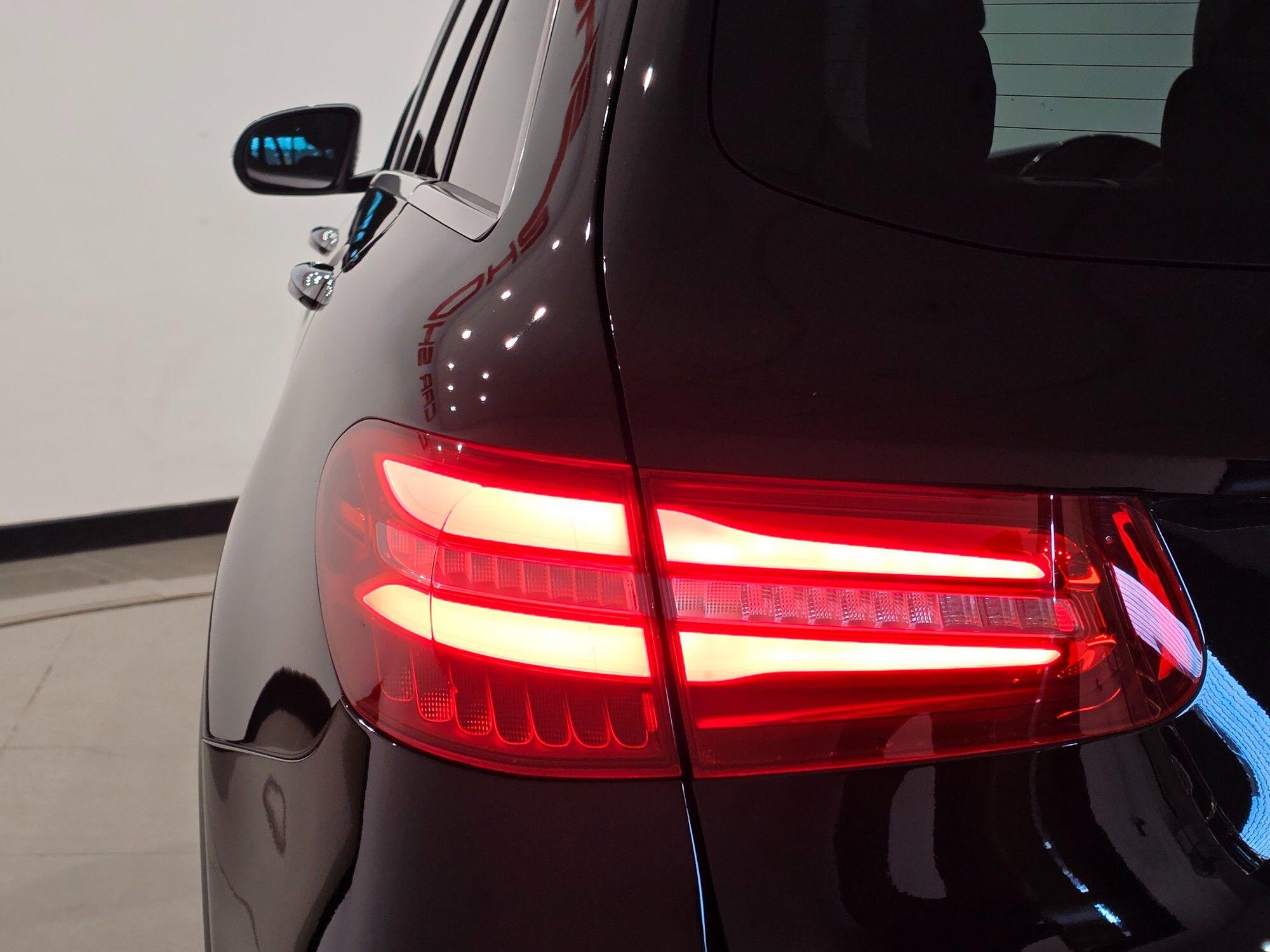Mercedes-Benz GLC view 42