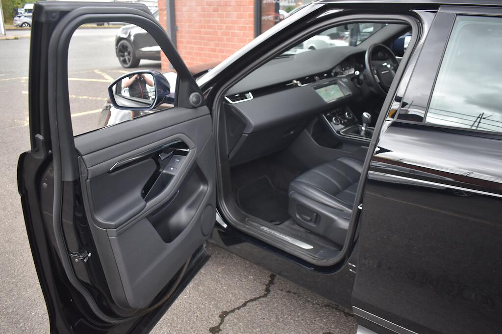 Land Rover Range Rover Evoque view 37