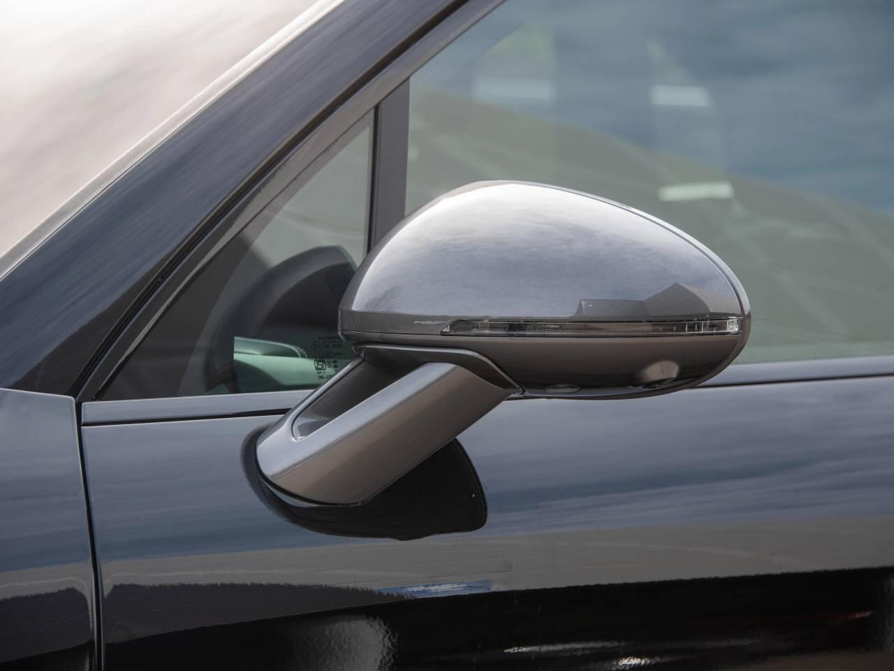 Porsche Macan view 15