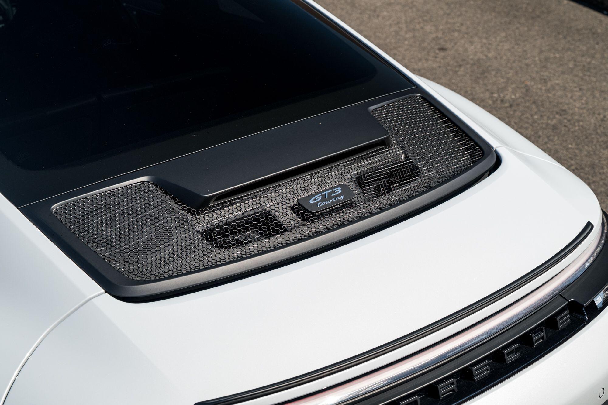 Porsche 911 view 25