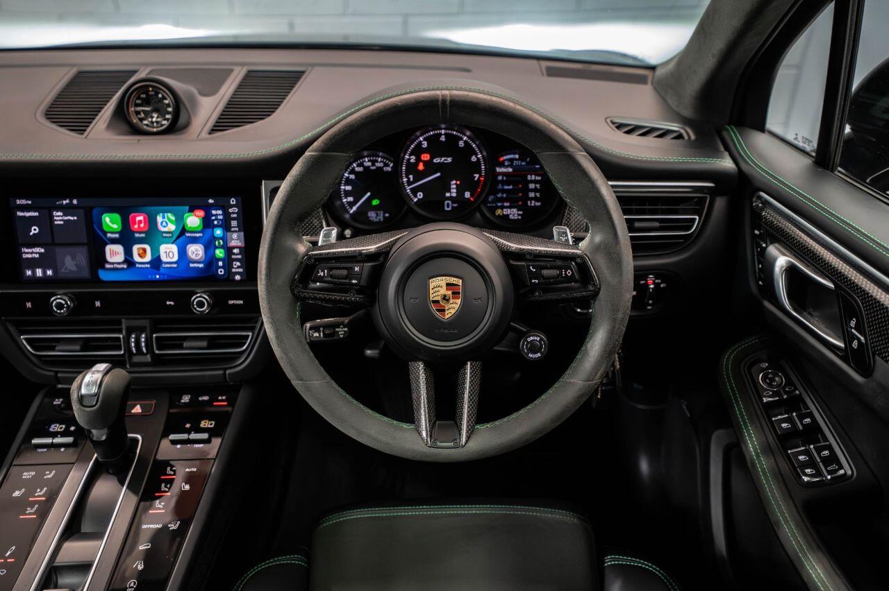 Porsche Macan view 44