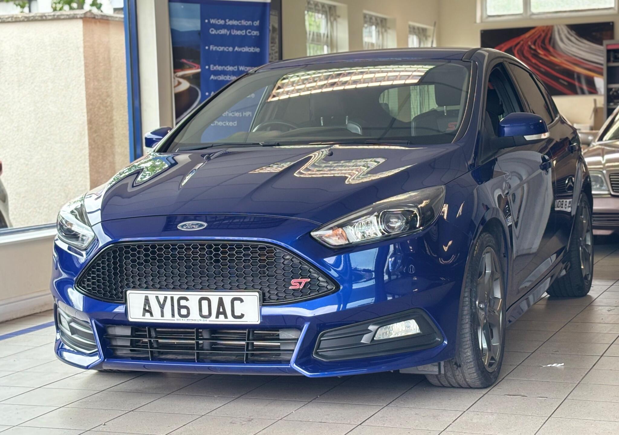 Ford Focus view 8