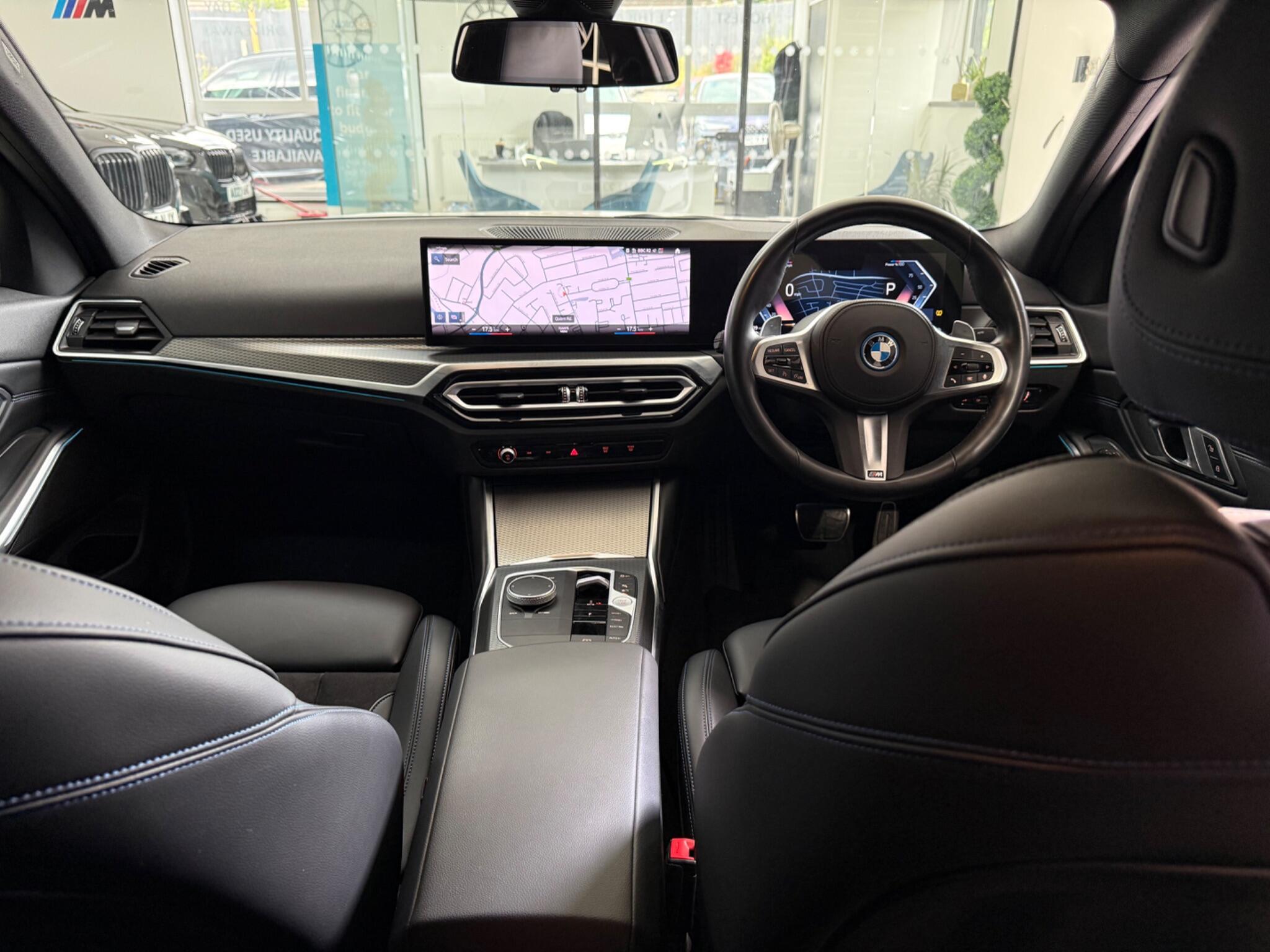 BMW 3 Series view 6