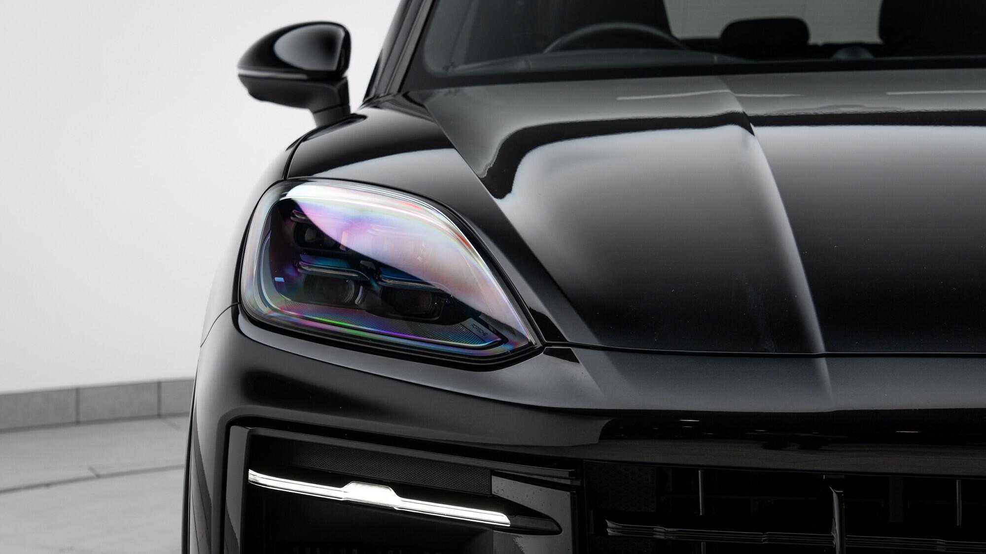 Porsche Cayenne view 8