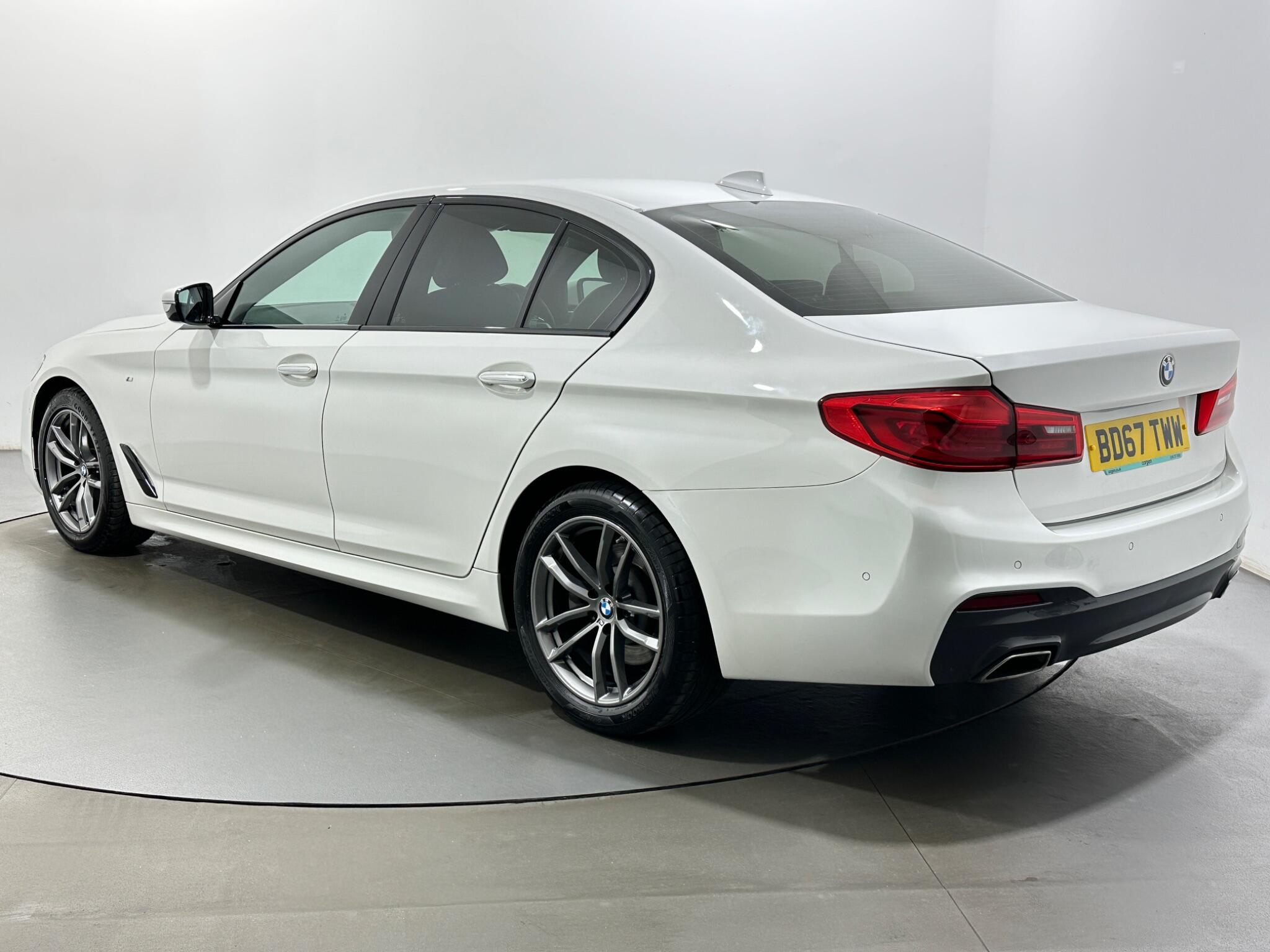 BMW 5 Series view 6