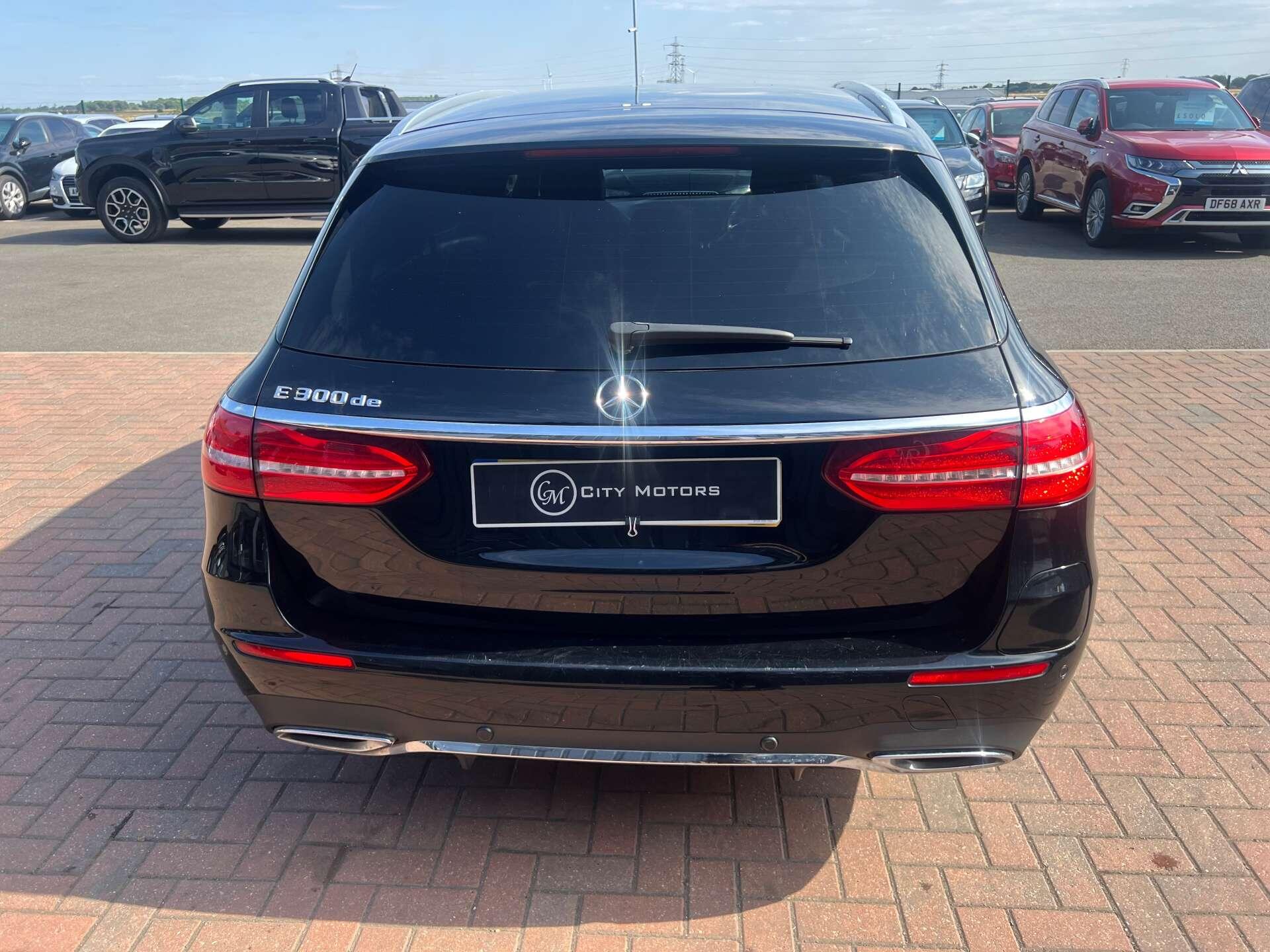 Mercedes-Benz E-Class view 9