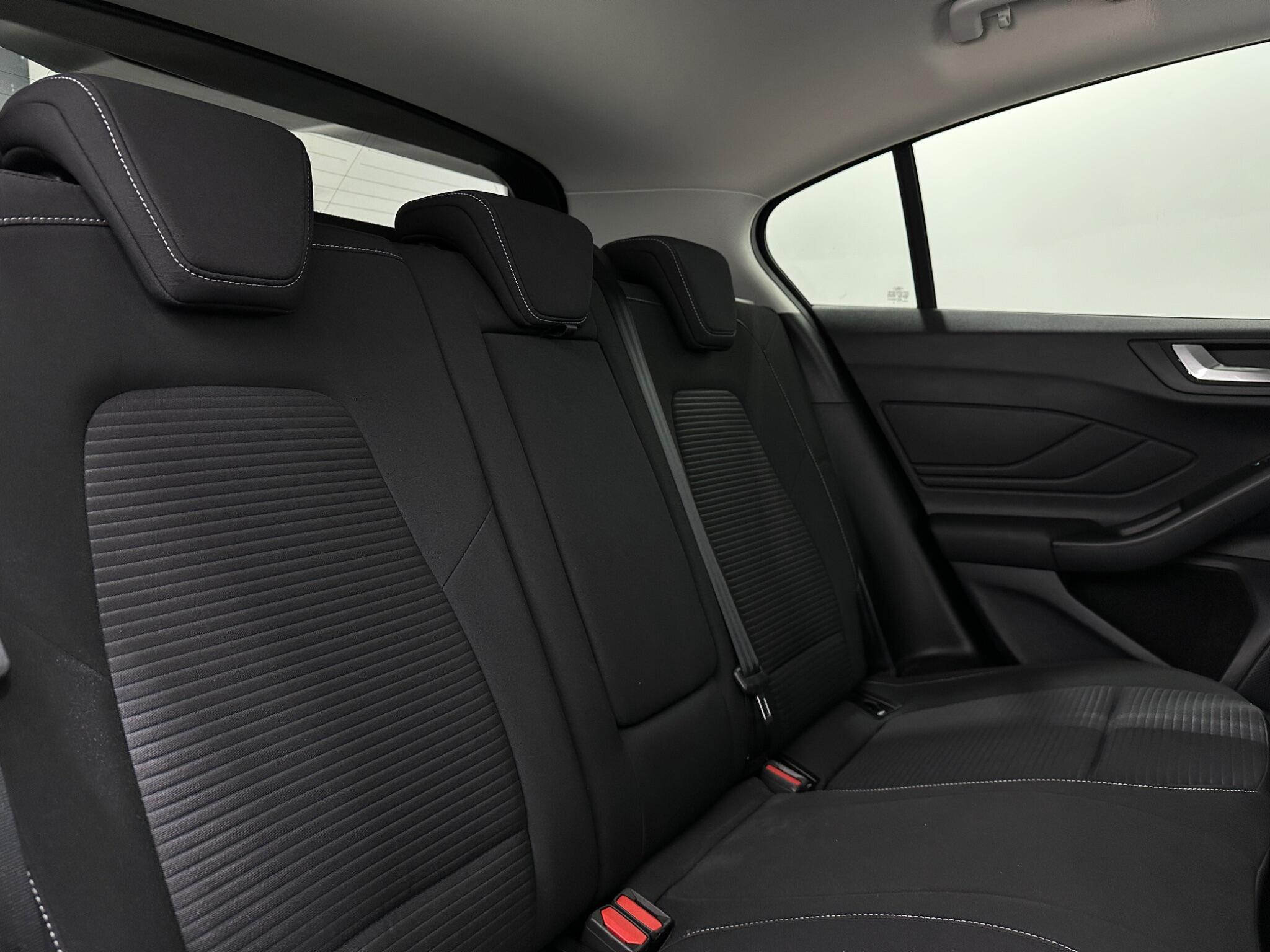 Ford Focus view 41