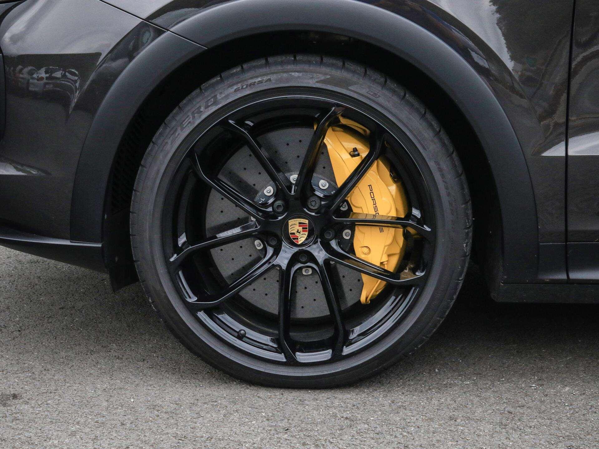 Porsche Cayenne view 6