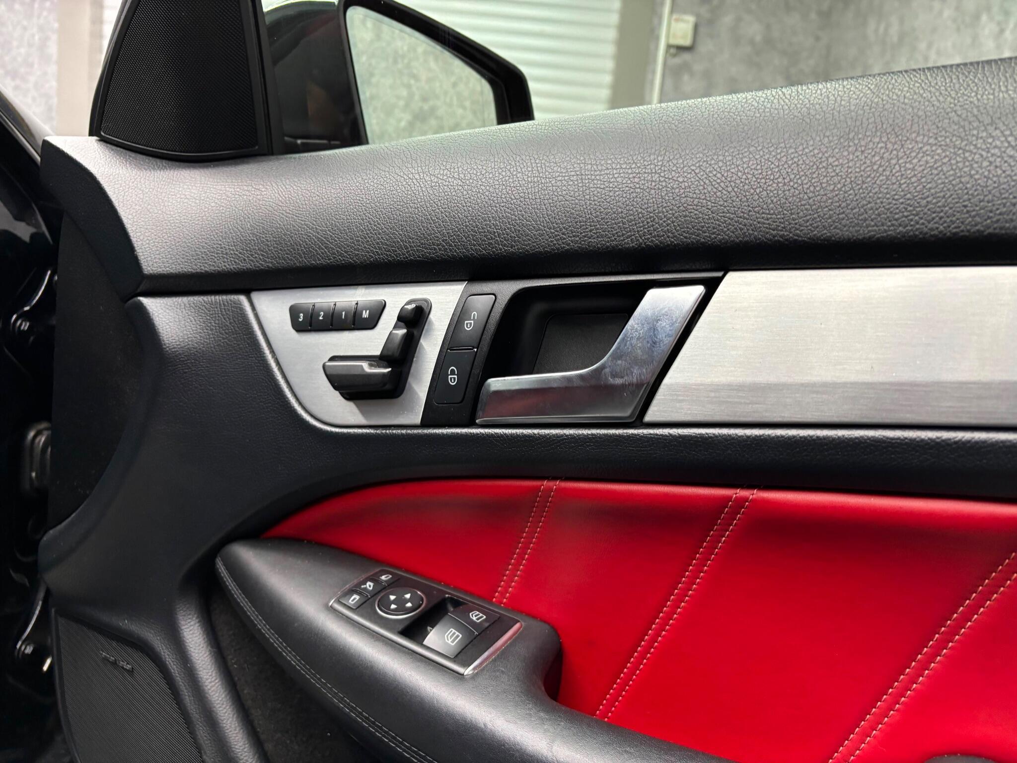 Mercedes-Benz C Class view 16