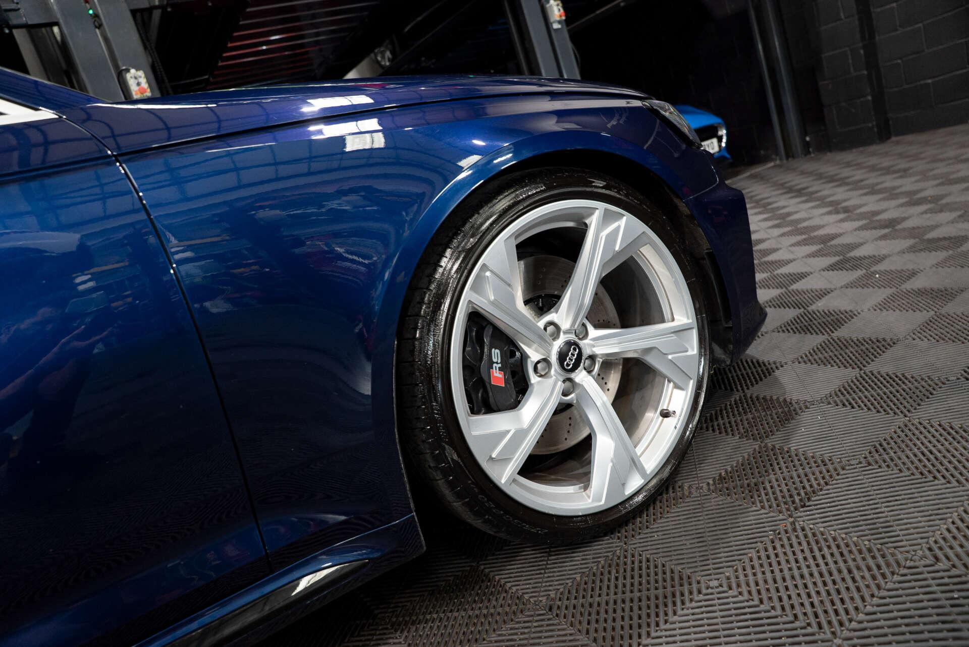 Audi RS4 Avant view 35