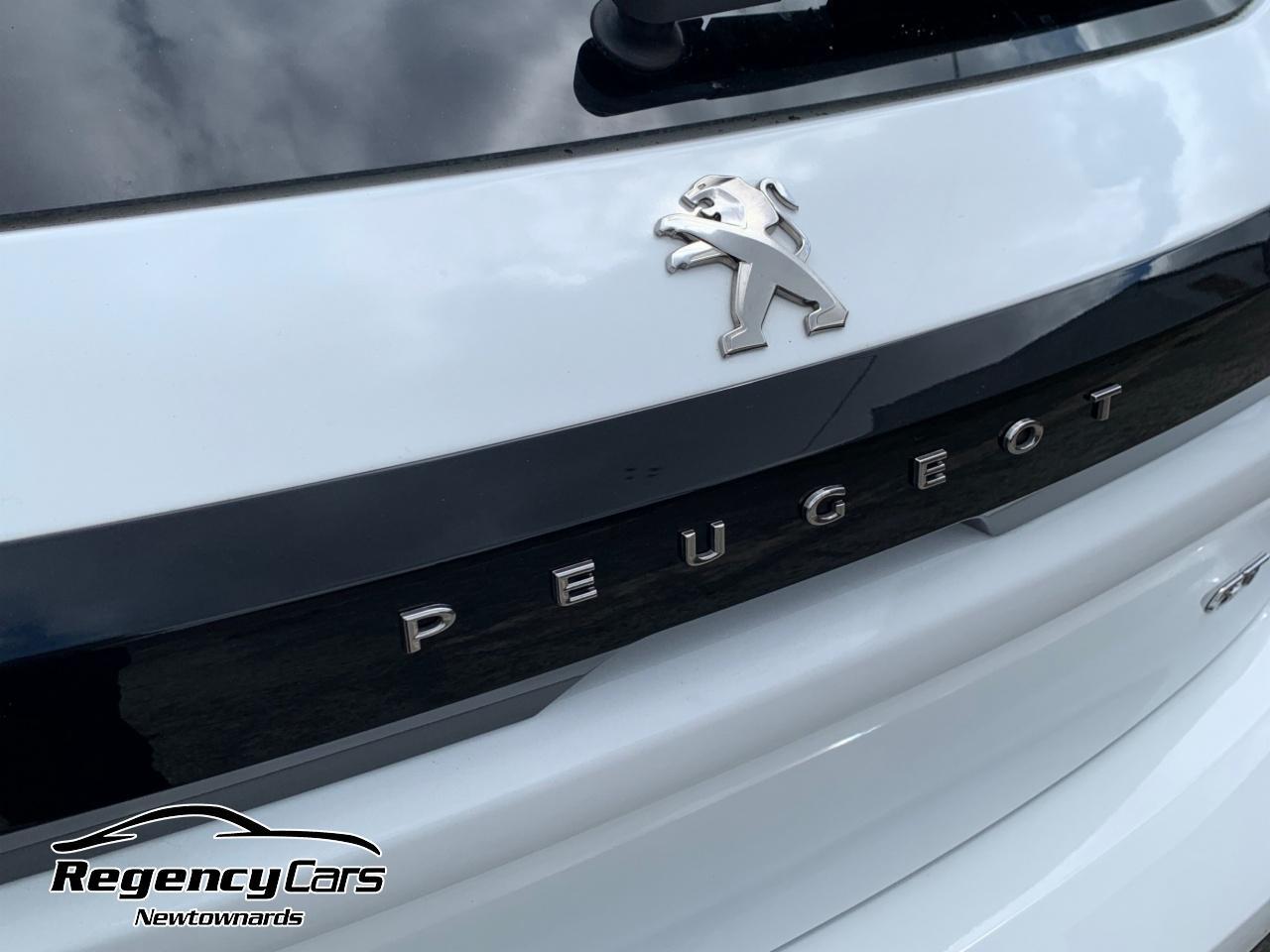 Peugeot 208 view 45