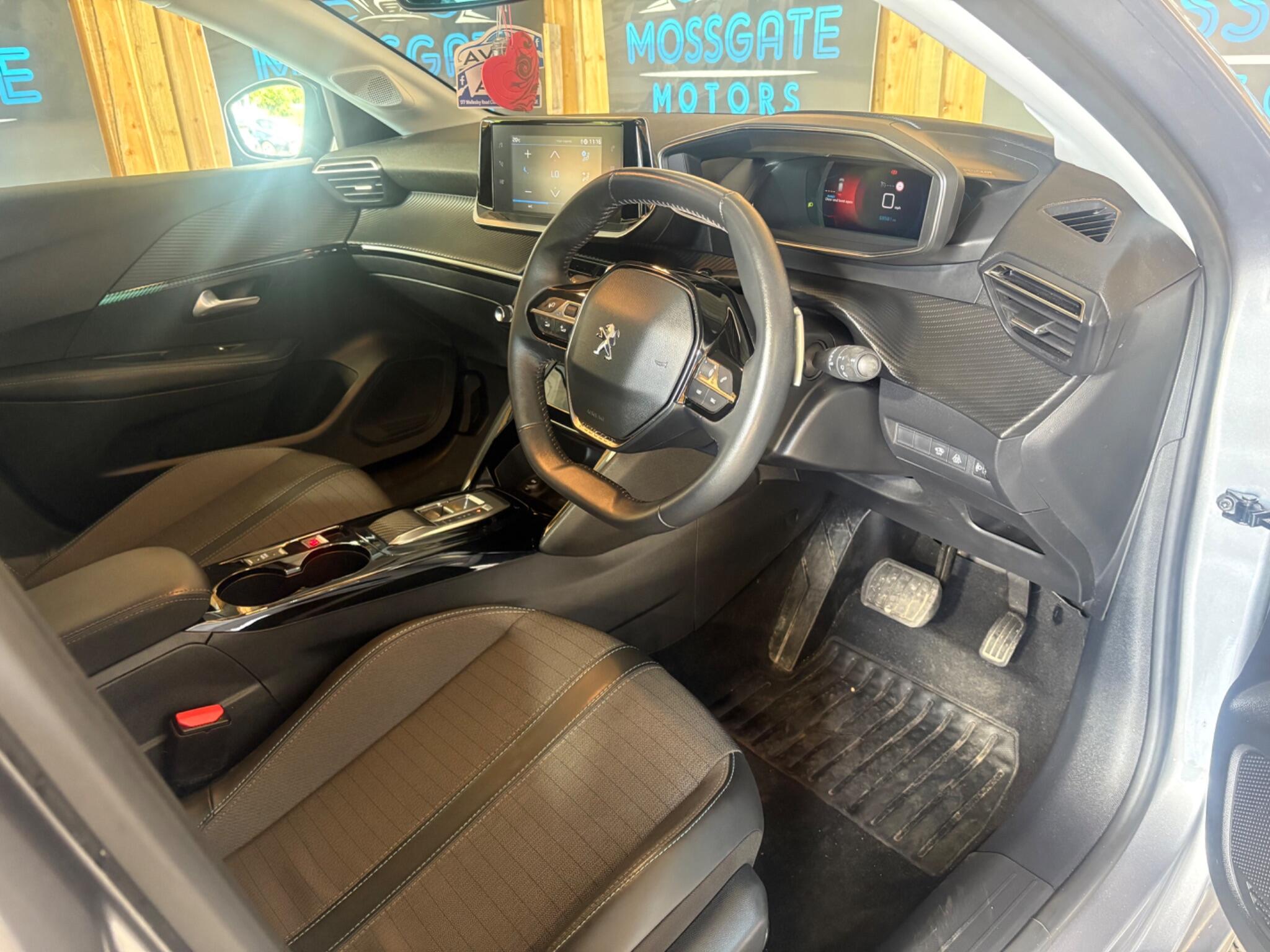 Peugeot 208 view 35
