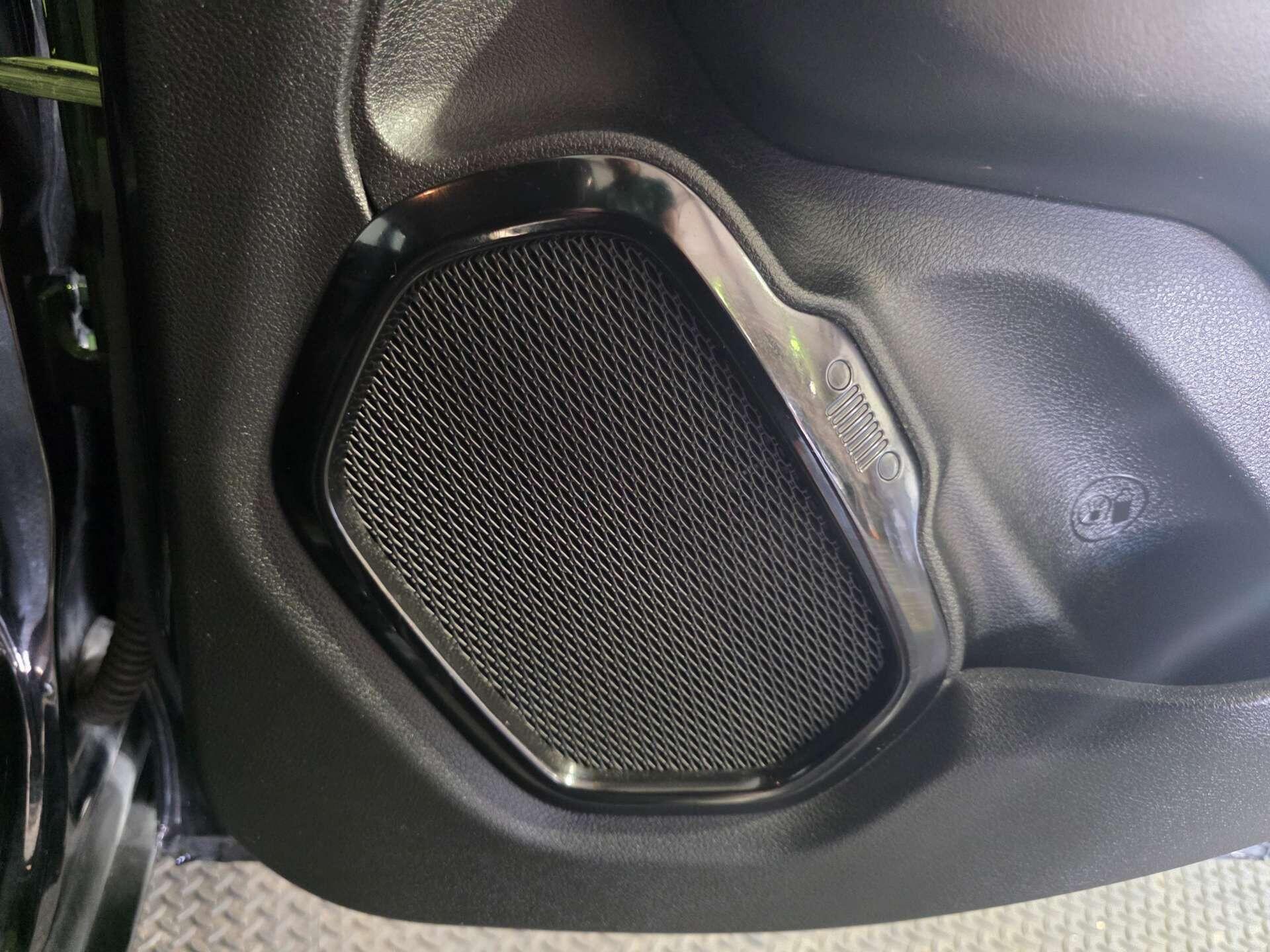 Jeep Renegade view 34