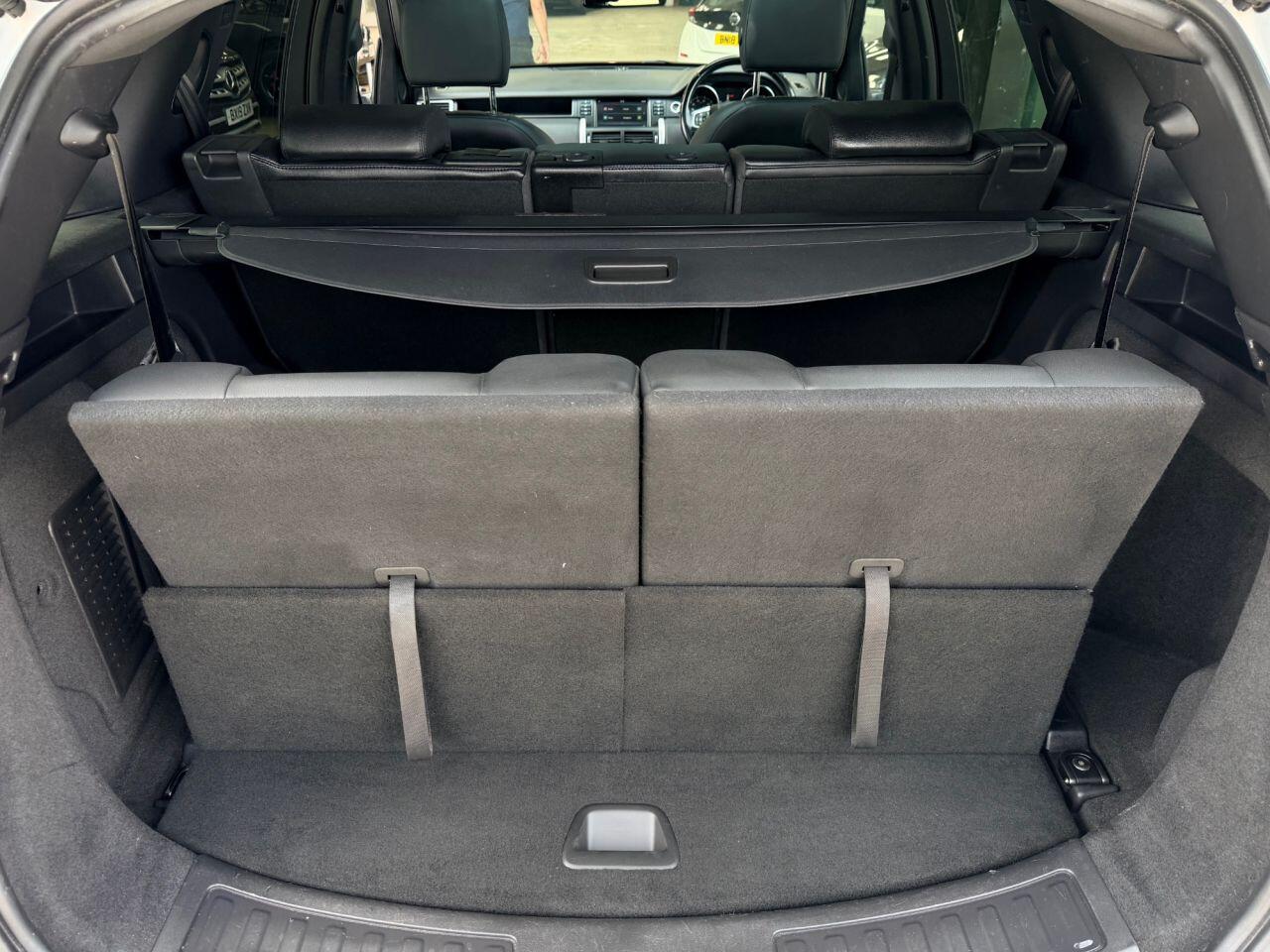 Land Rover Discovery Sport view 25