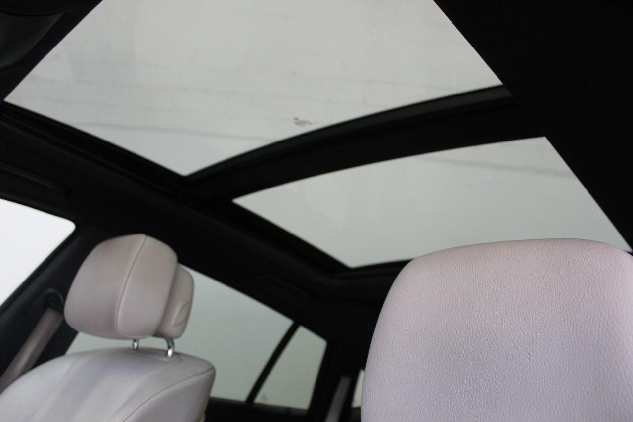BMW 5 Series view 27