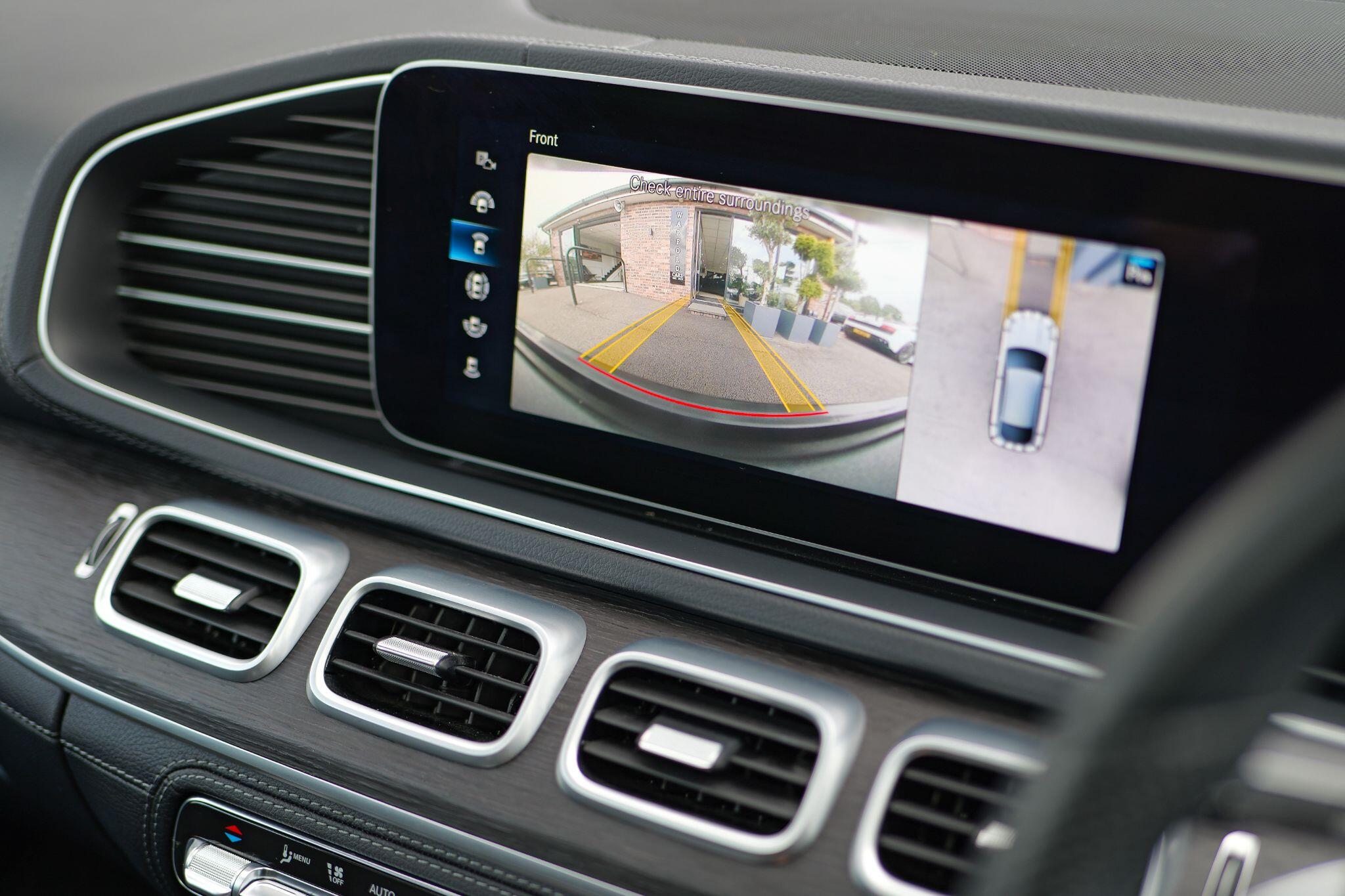 Mercedes-Benz Gle view 15