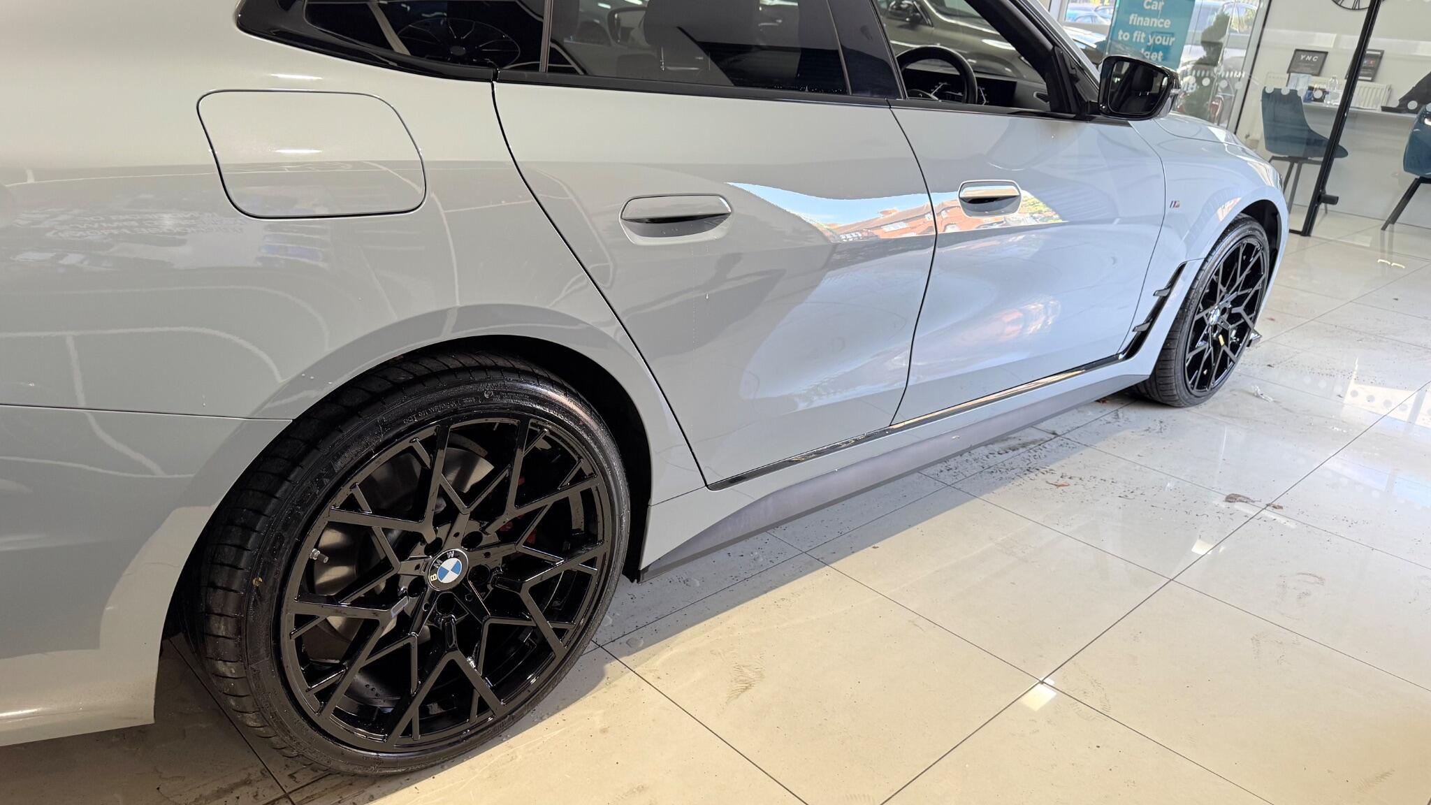 BMW i4 view 27