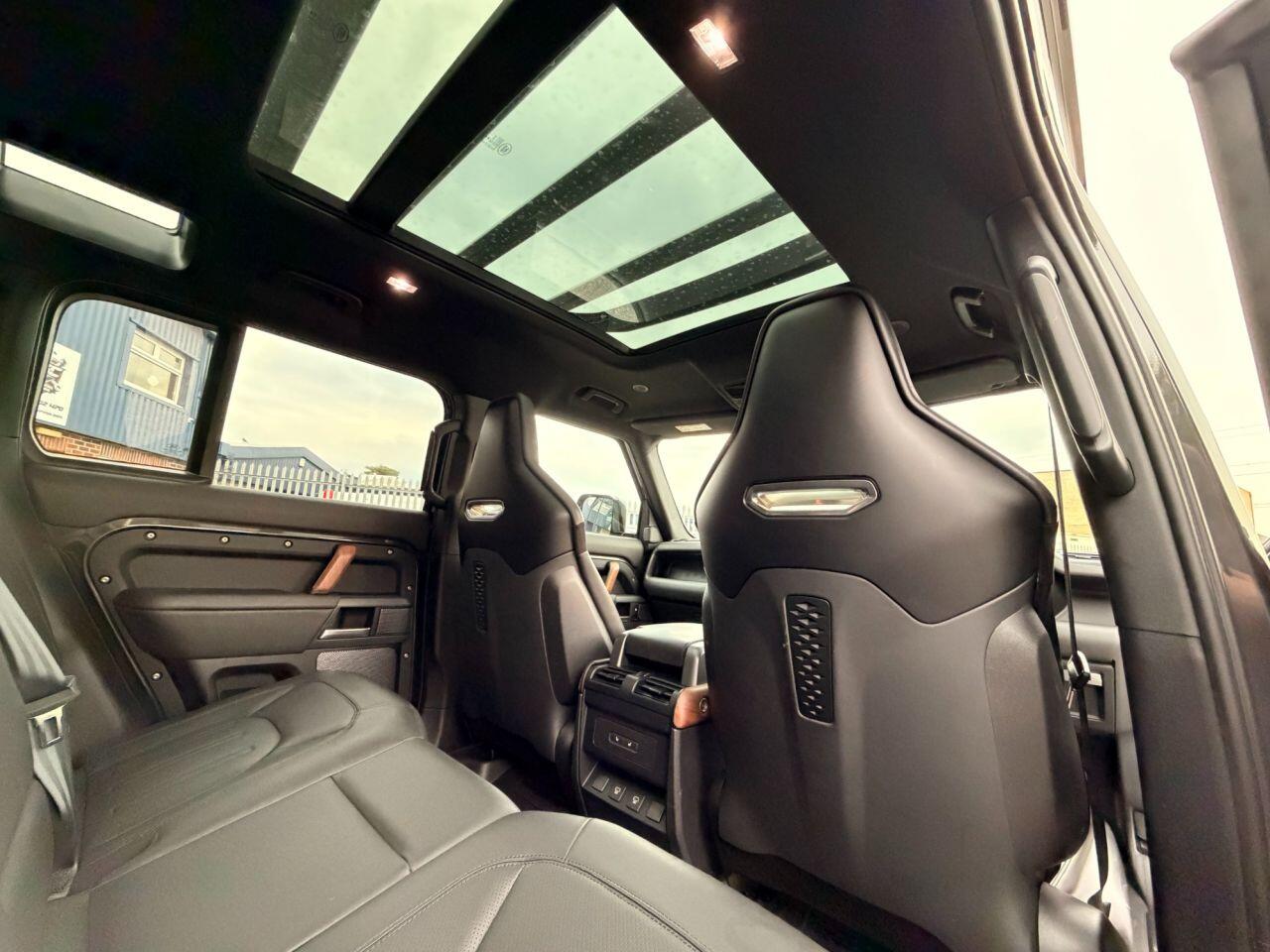 Land Rover Defender view 30