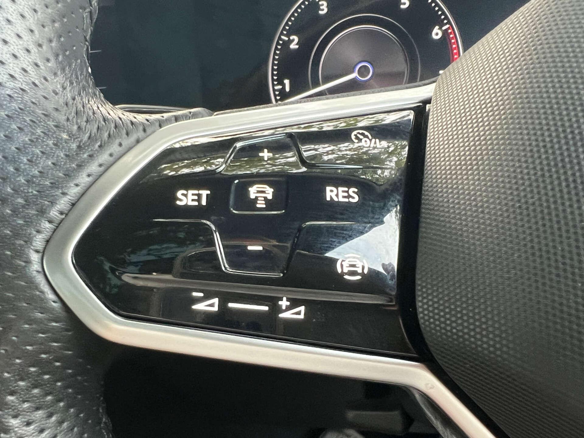 Volkswagen Touareg view 37