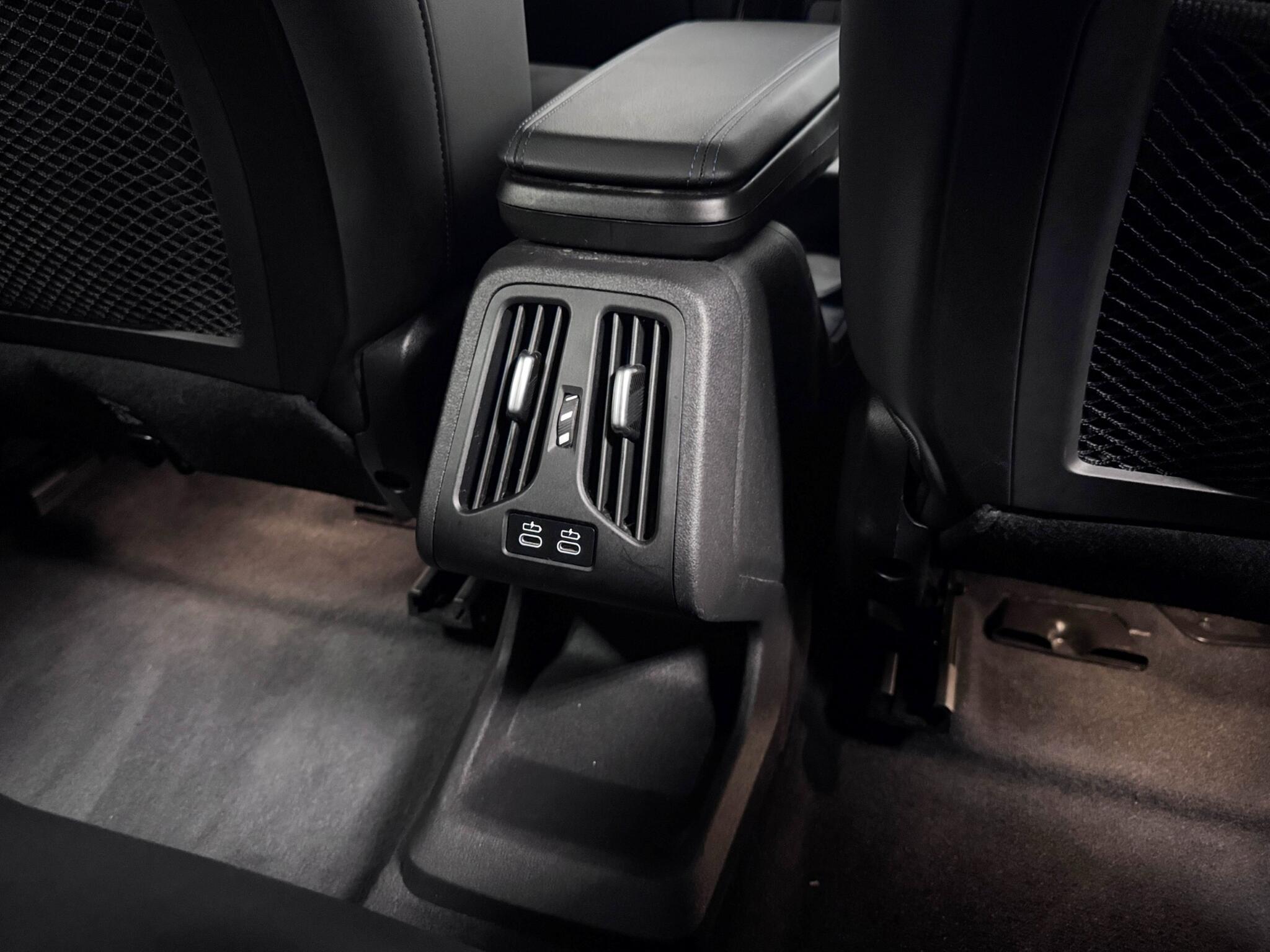 BMW Ix1 view 19