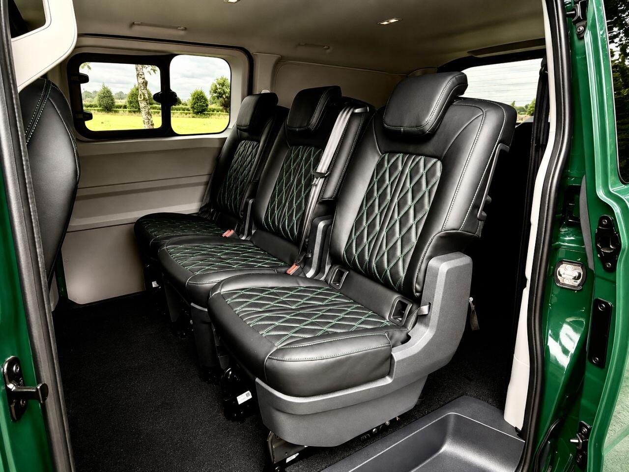 Volkswagen Transporter view 11