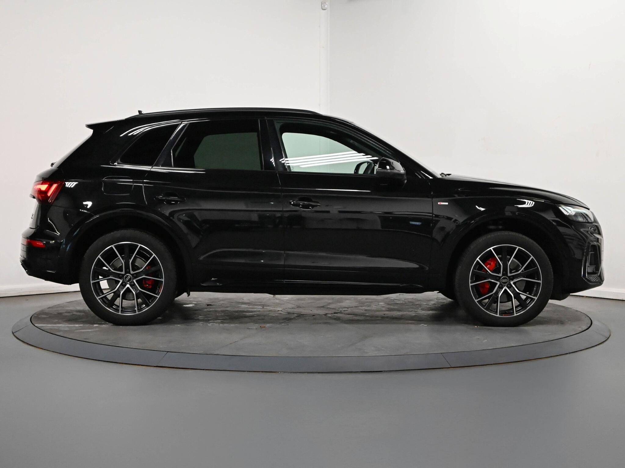 Audi Q5 view 24