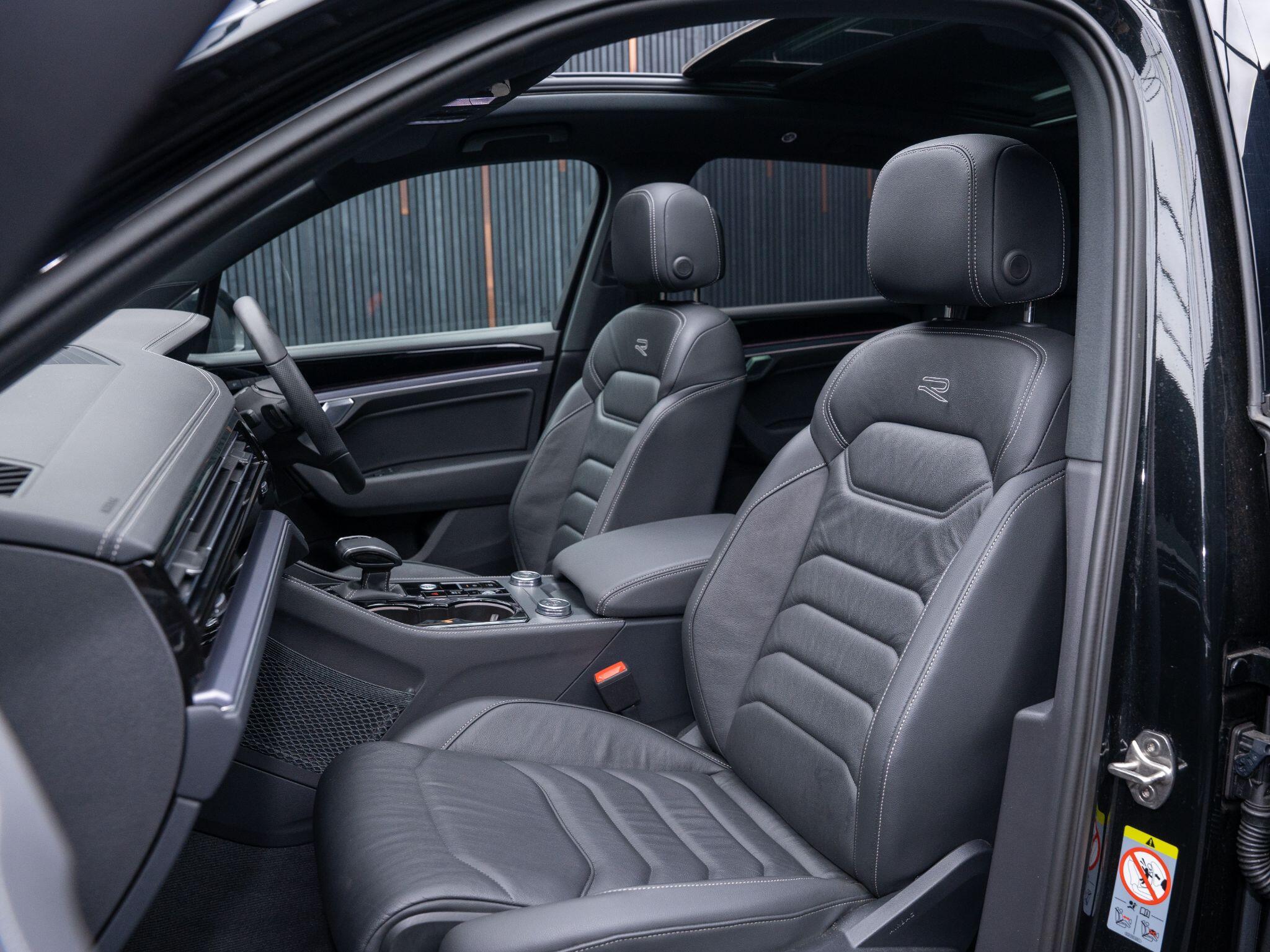 Volkswagen Touareg view 41