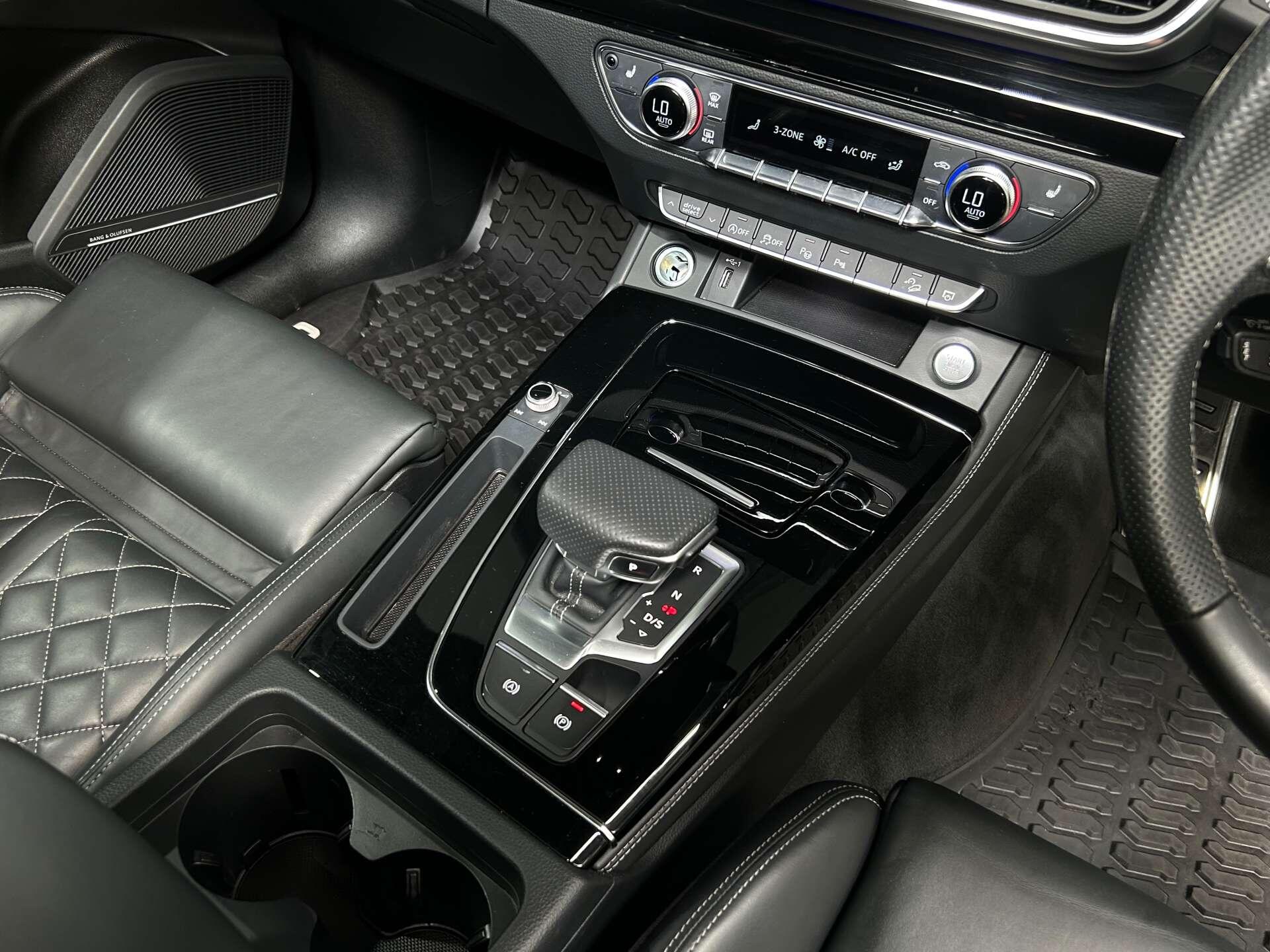 Audi Q5 view 27