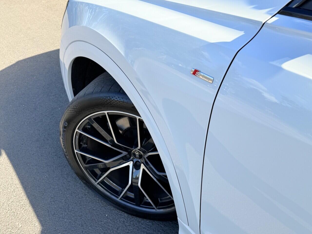 Audi Q8 view 53