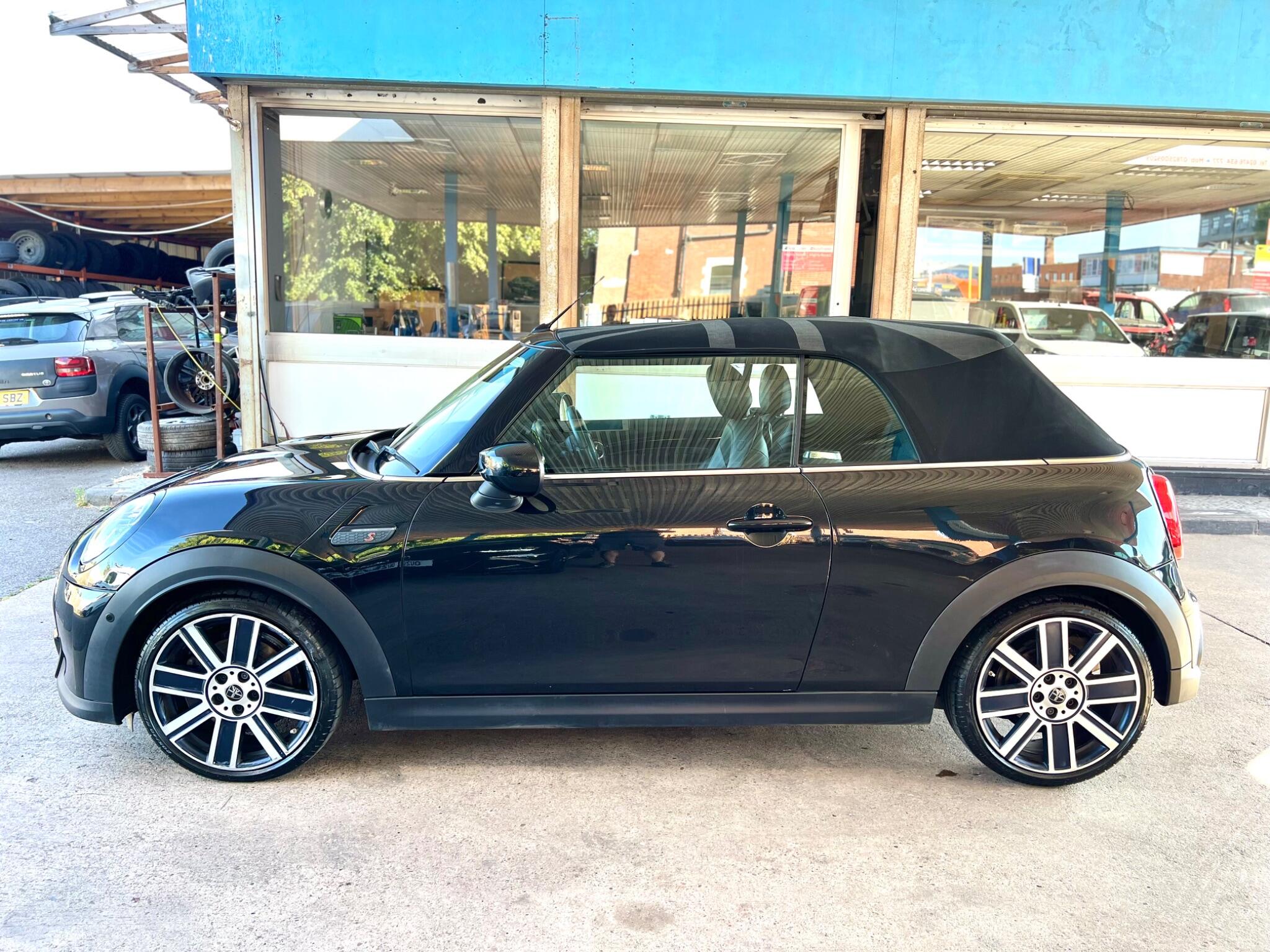 MINI Convertible view 12