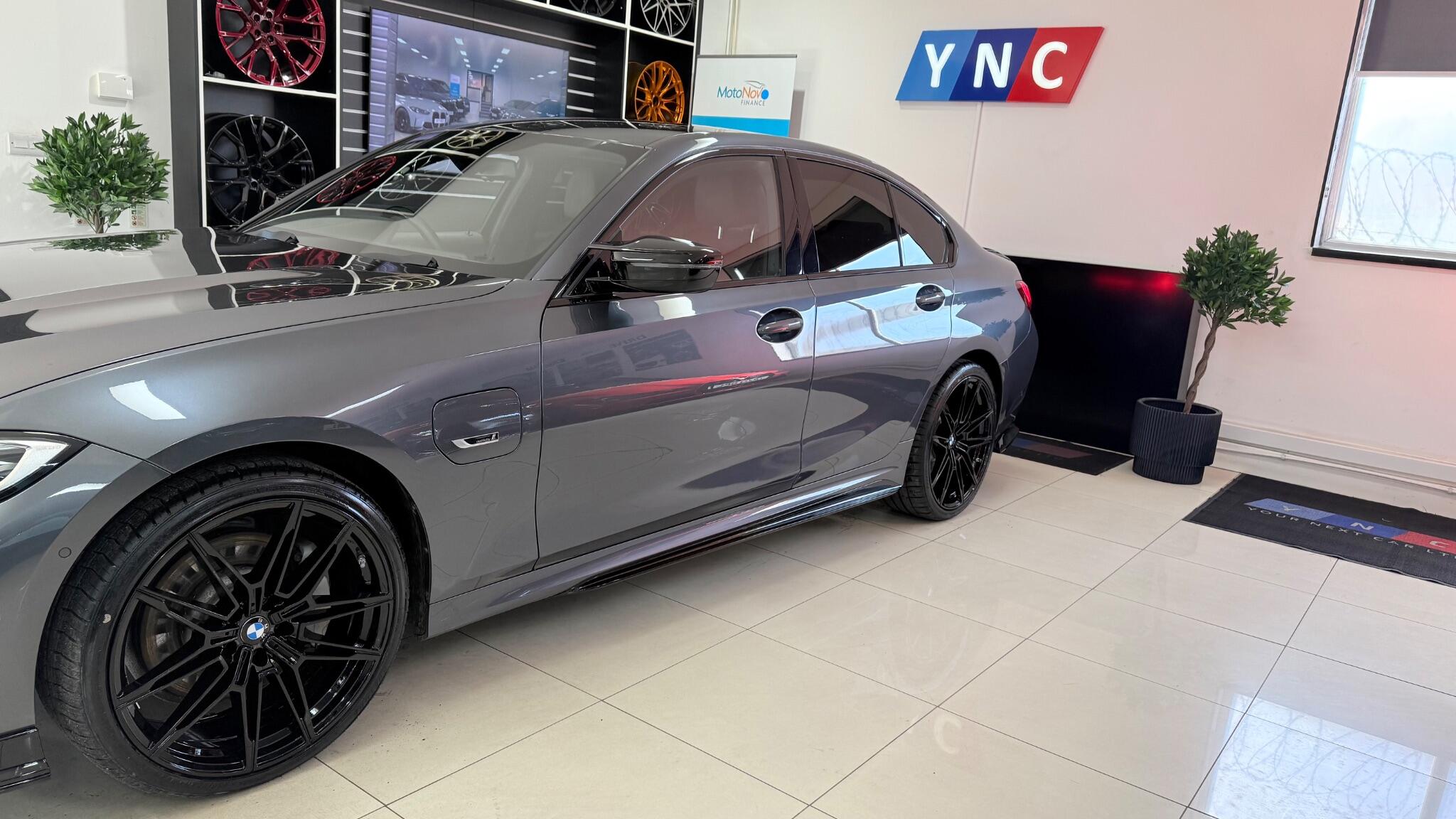 BMW 3 Series view 21