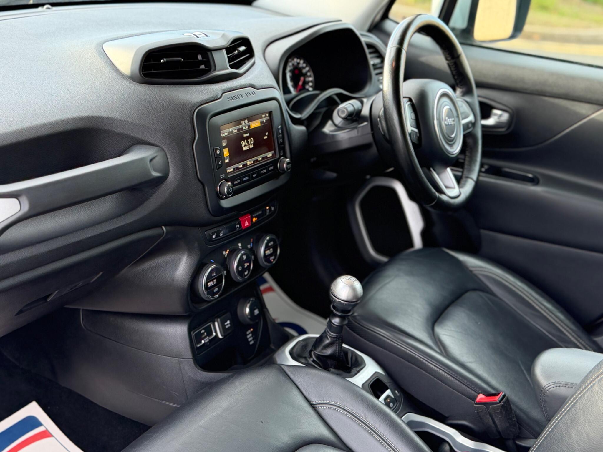 Jeep Renegade view 10