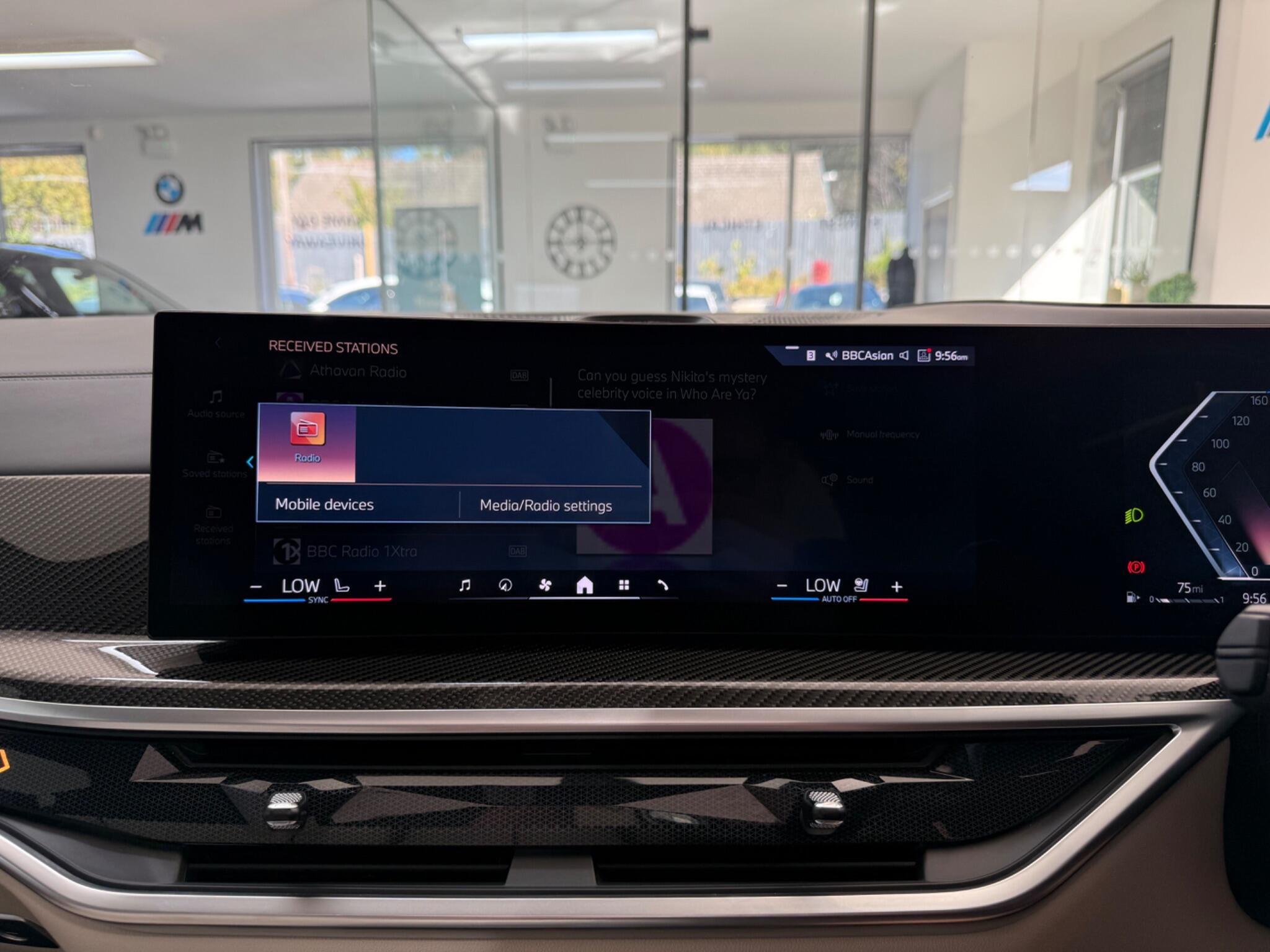 BMW X7 view 42