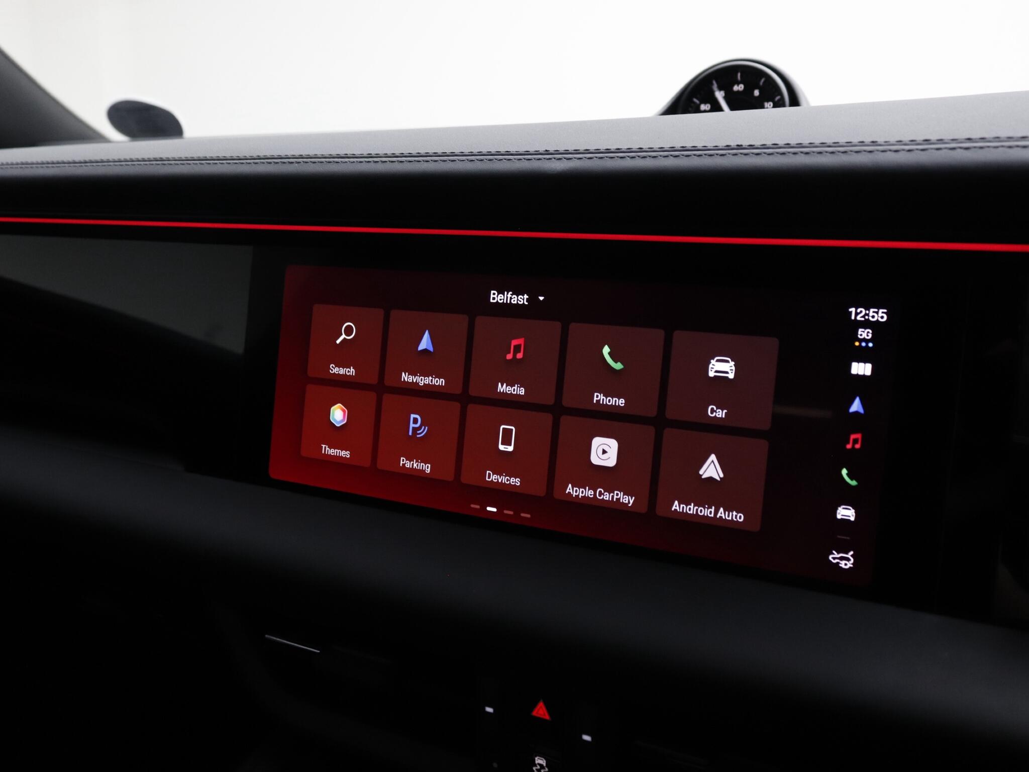 Porsche Macan view 32