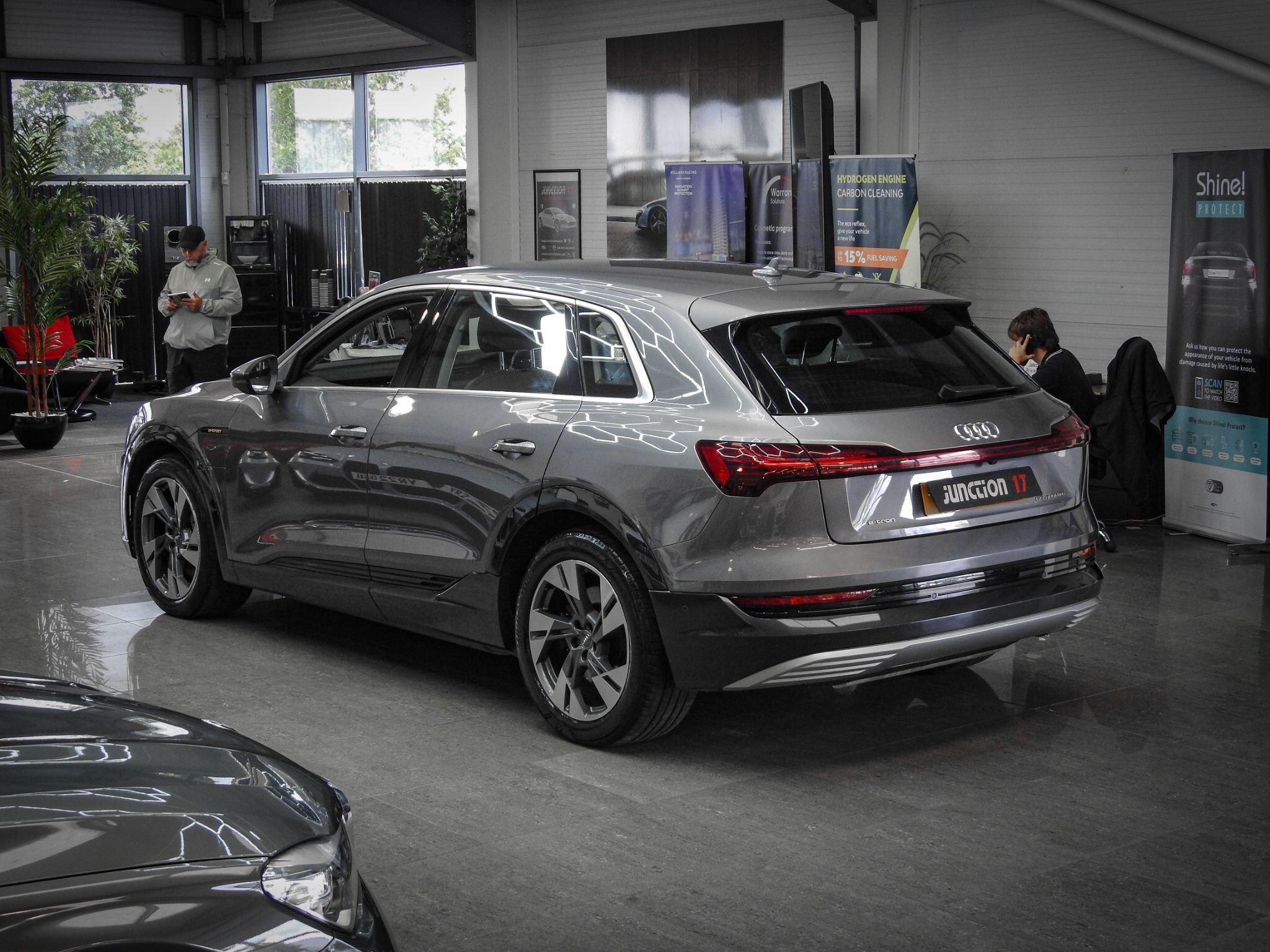 Audi E-Tron view 40