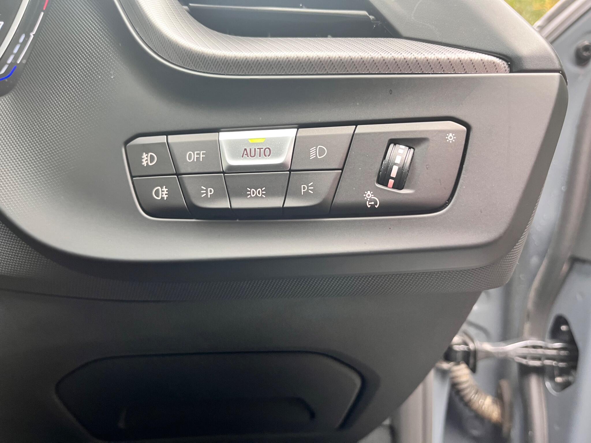 BMW 1 Series view 35