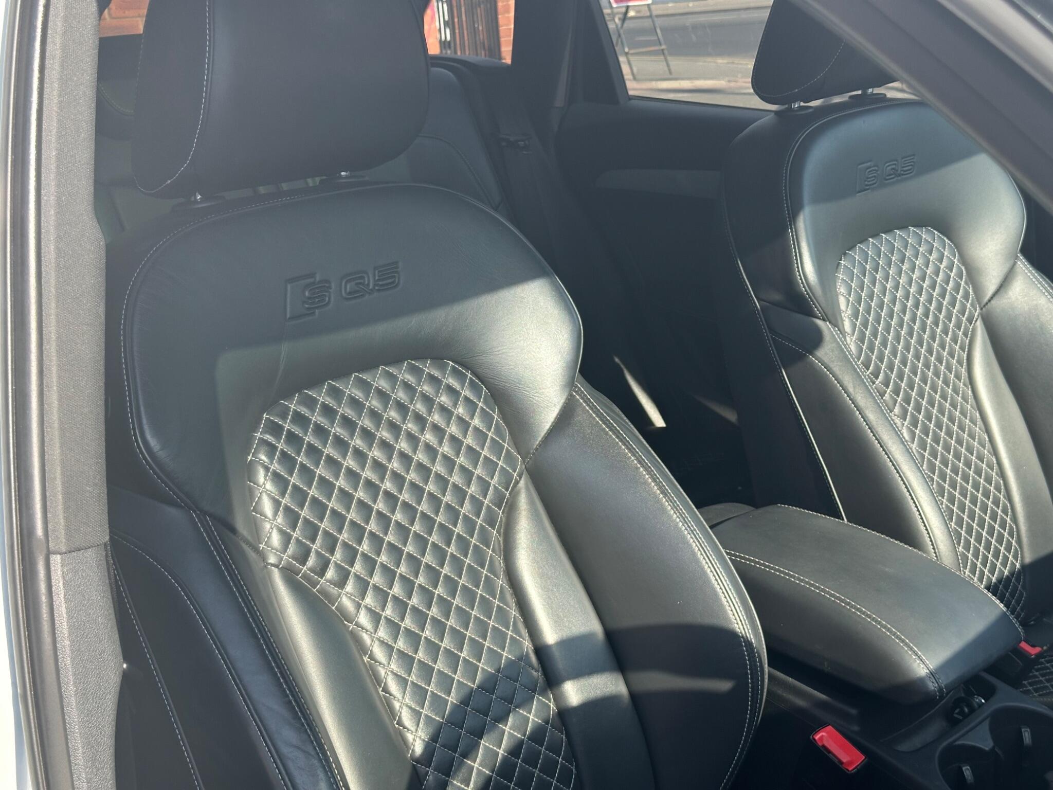 Audi SQ5 view 22