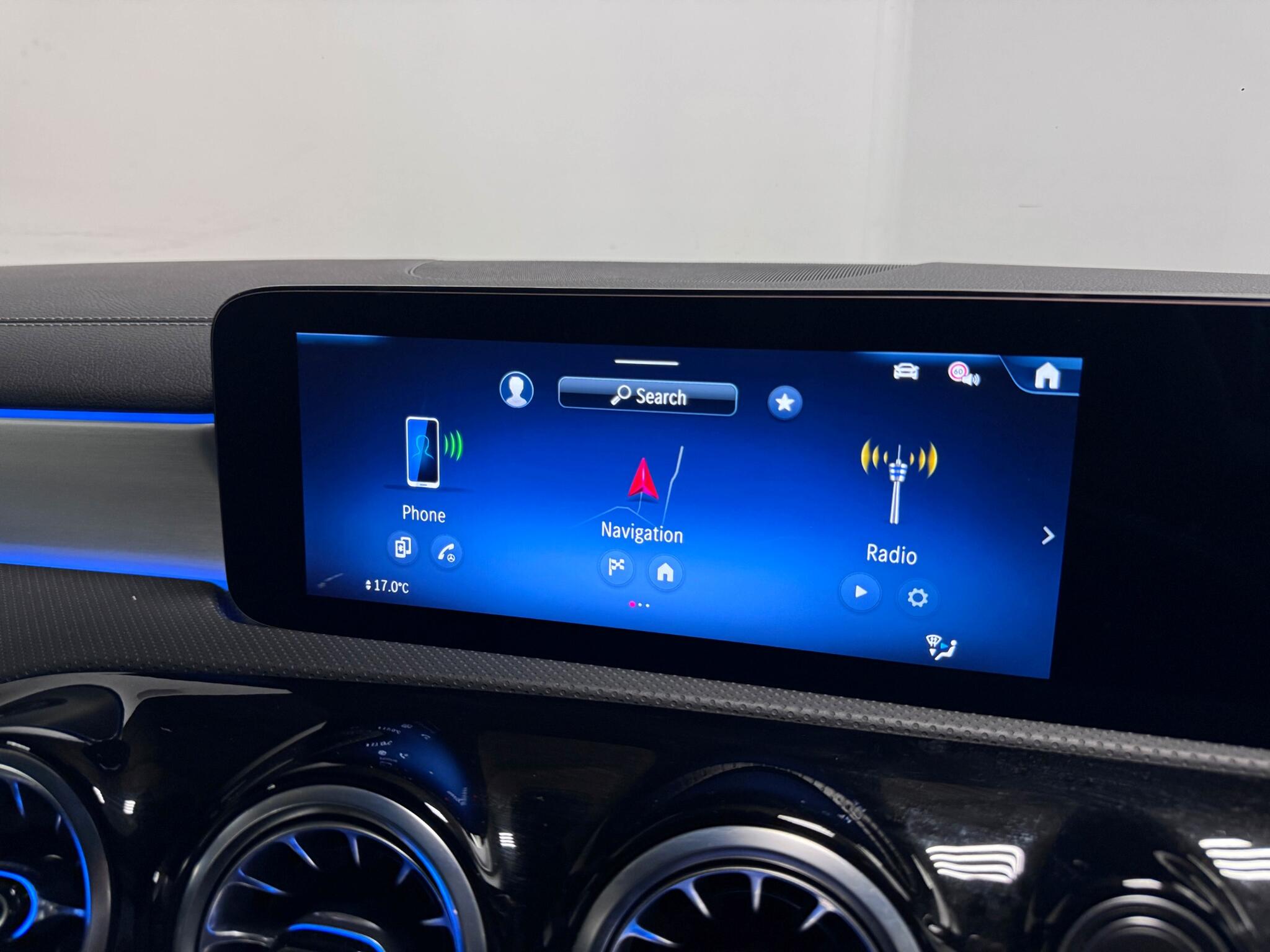 Mercedes-Benz Cla view 41