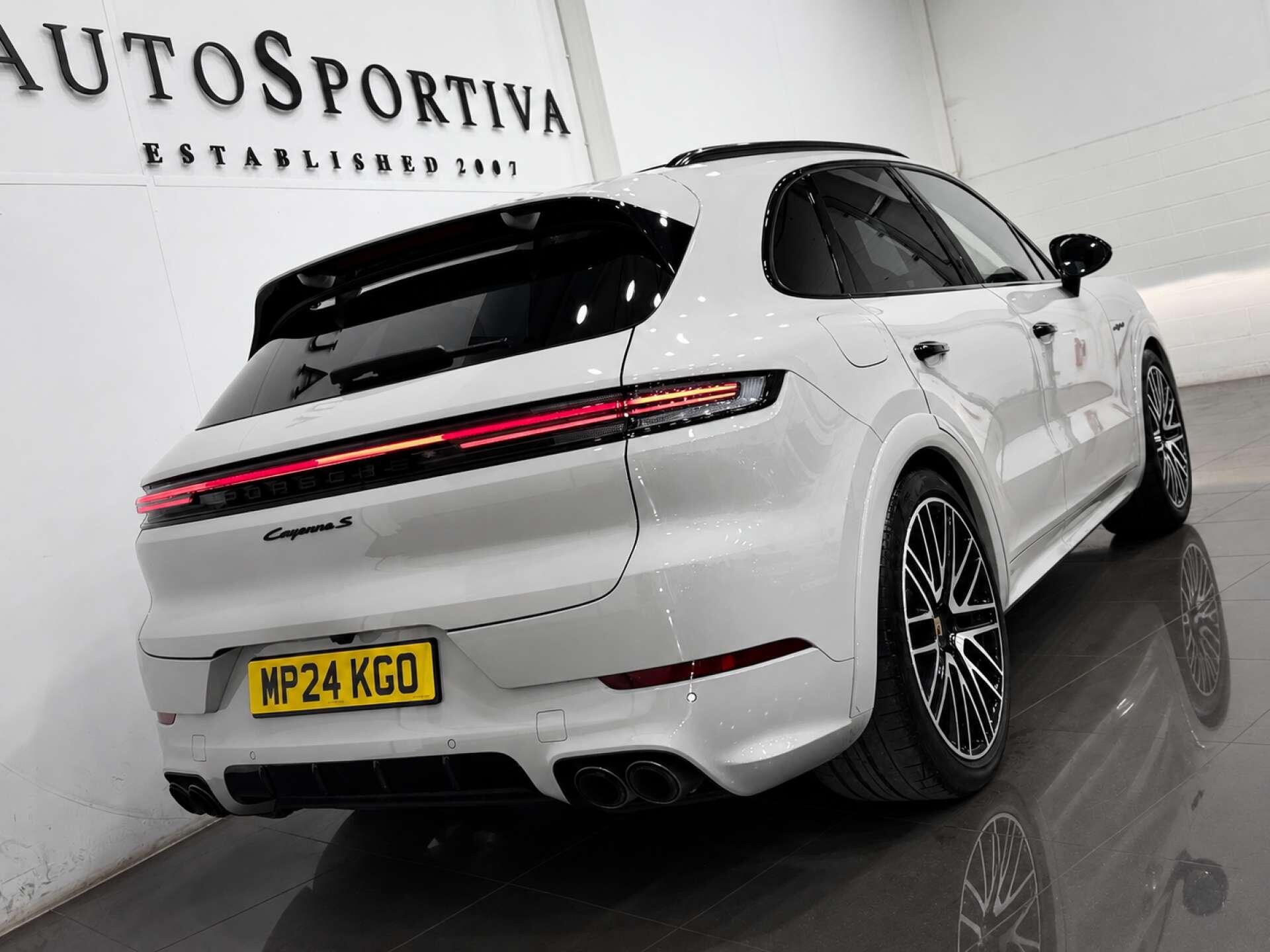 Porsche Cayenne view 26