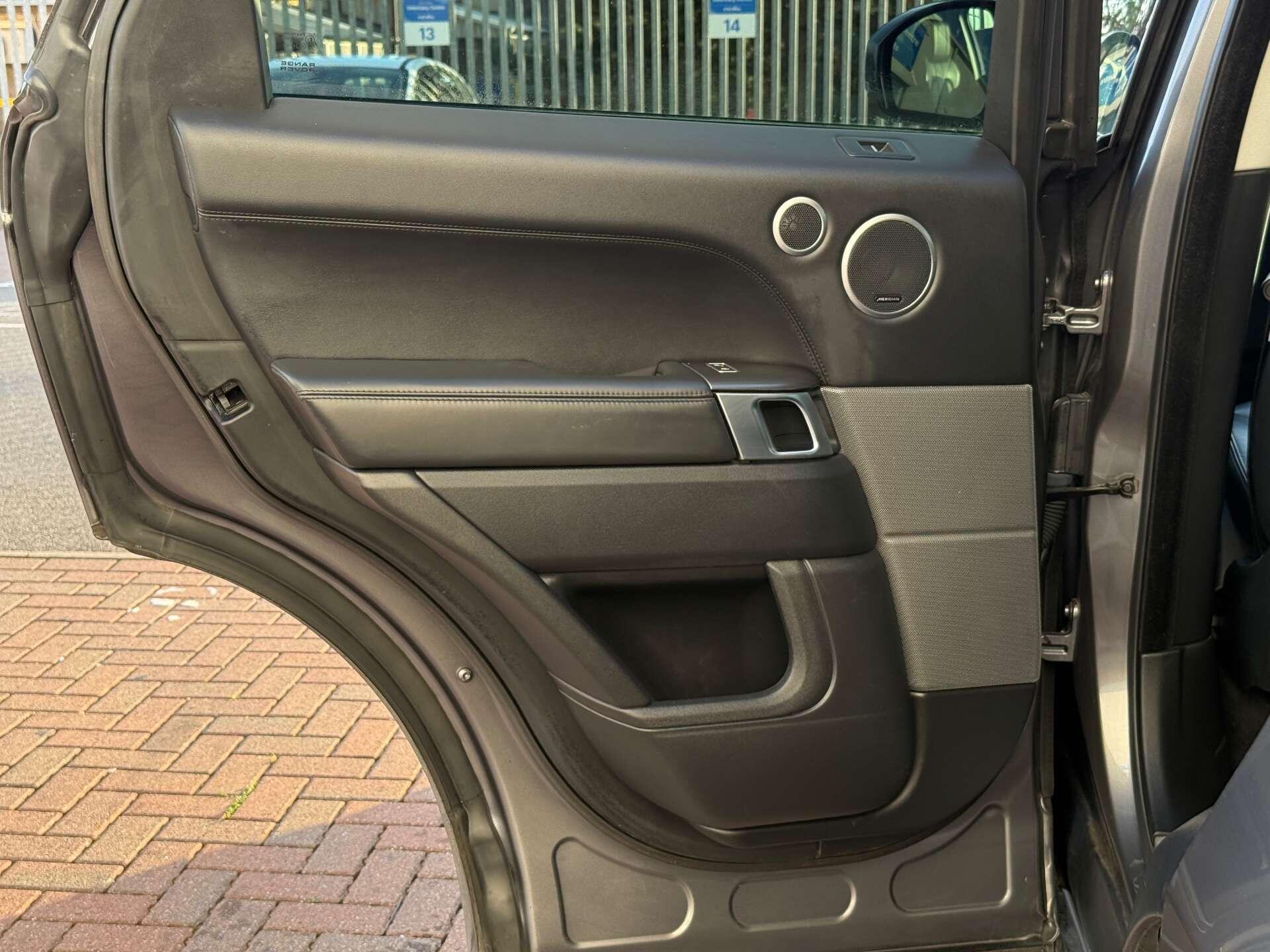 Land Rover Range Rover Sport view 36