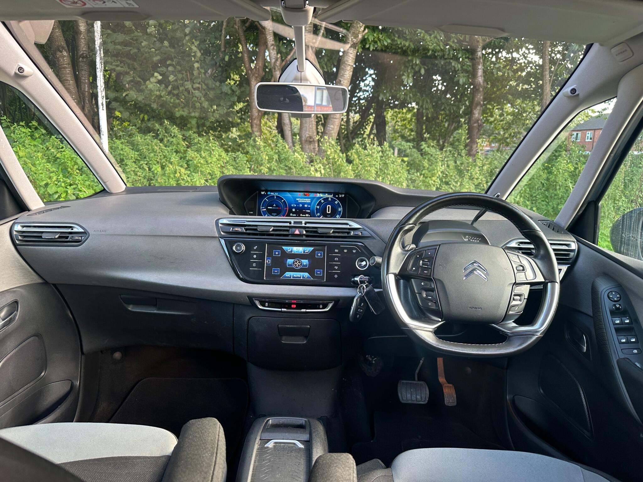 Citroen Grand C4 Picasso view 25