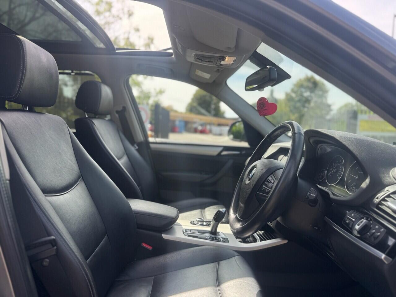 BMW X3 view 9